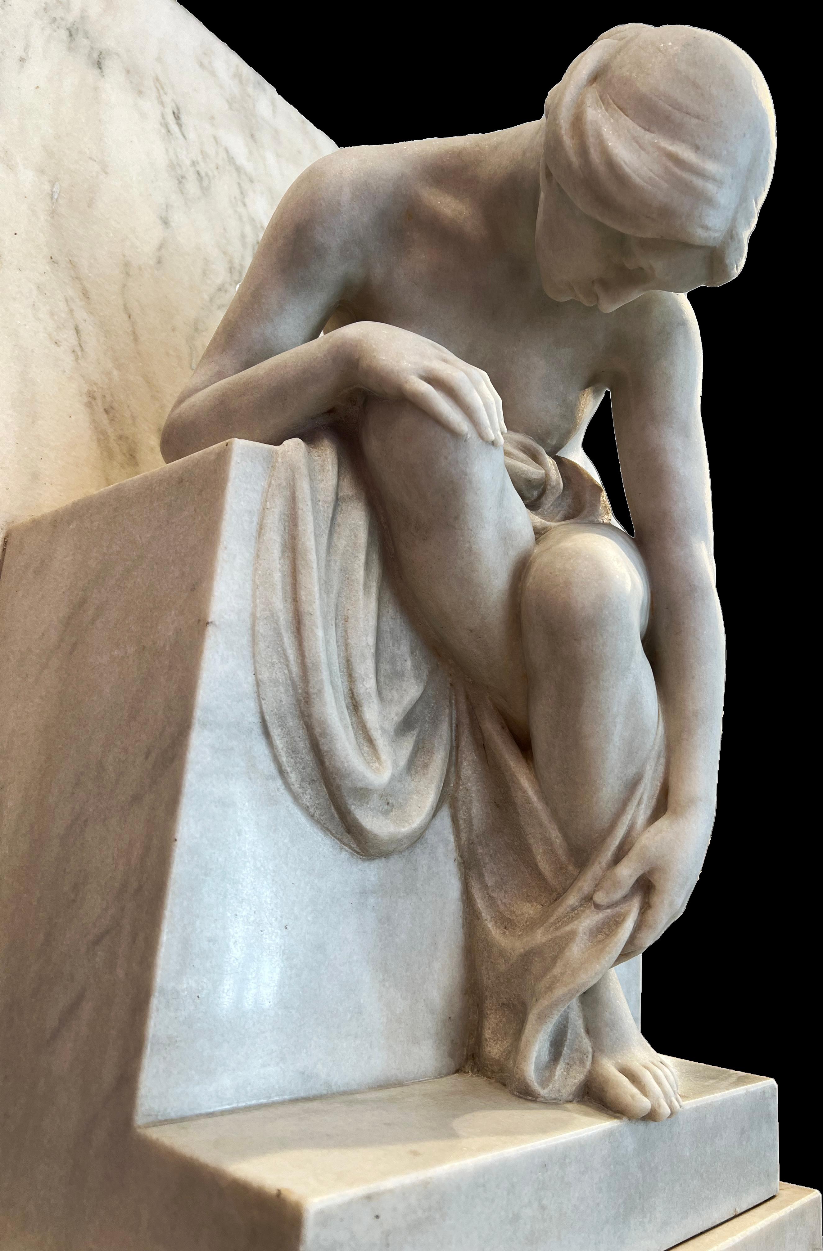 Monumentaler Marmorbrunnen mit Skulptur einer Frau. Paris/Budapest, 1929 2