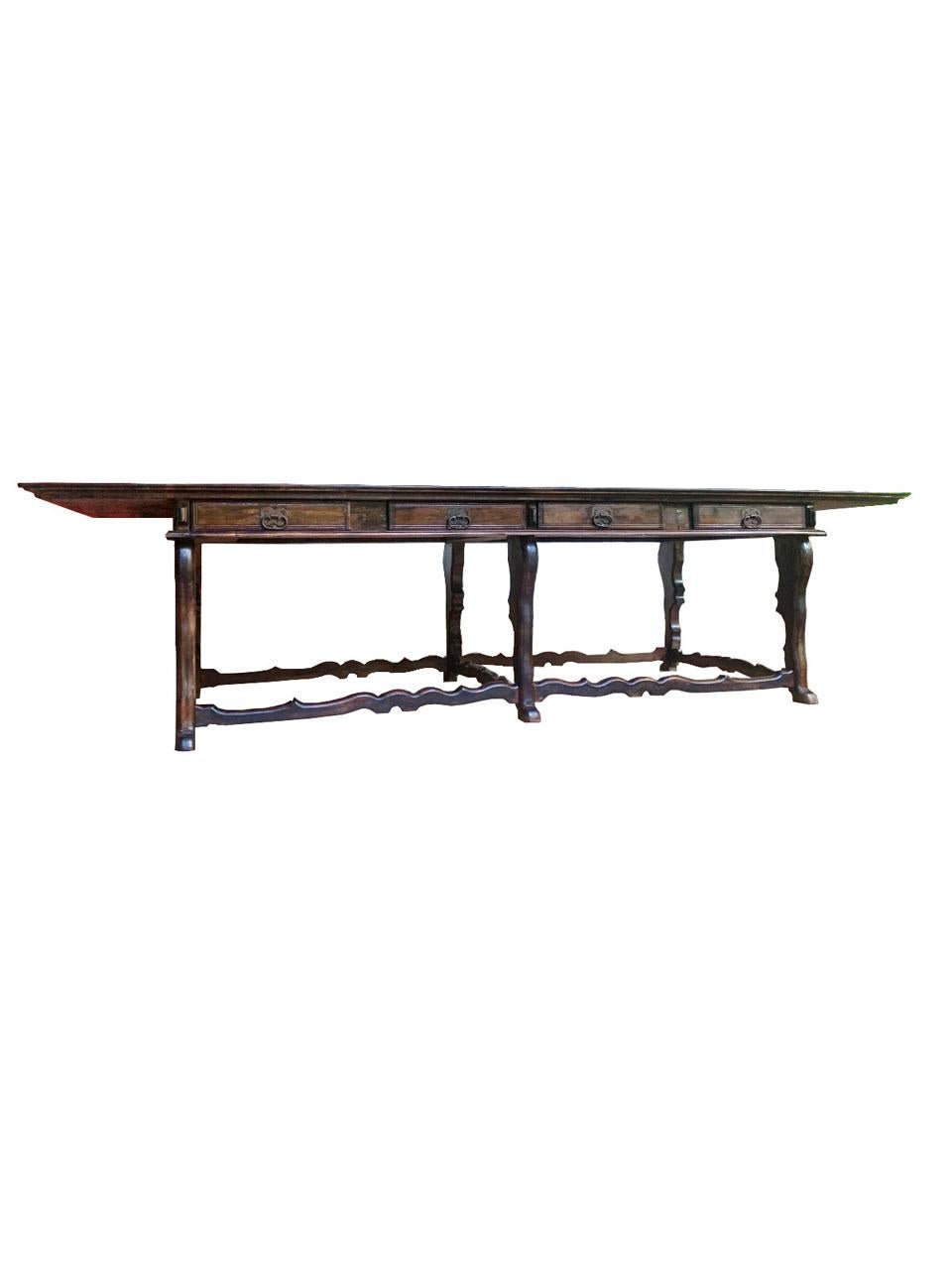 Exceptionnelle table de salle à manger coloniale brésilienne du XVIIIe siècle  - Provenance du président Eurico Gaspar Dutra
Pièce remarquable de l'histoire brésilienne, cette table de salle à manger Coloni du XVIIIe siècle est un exemple
