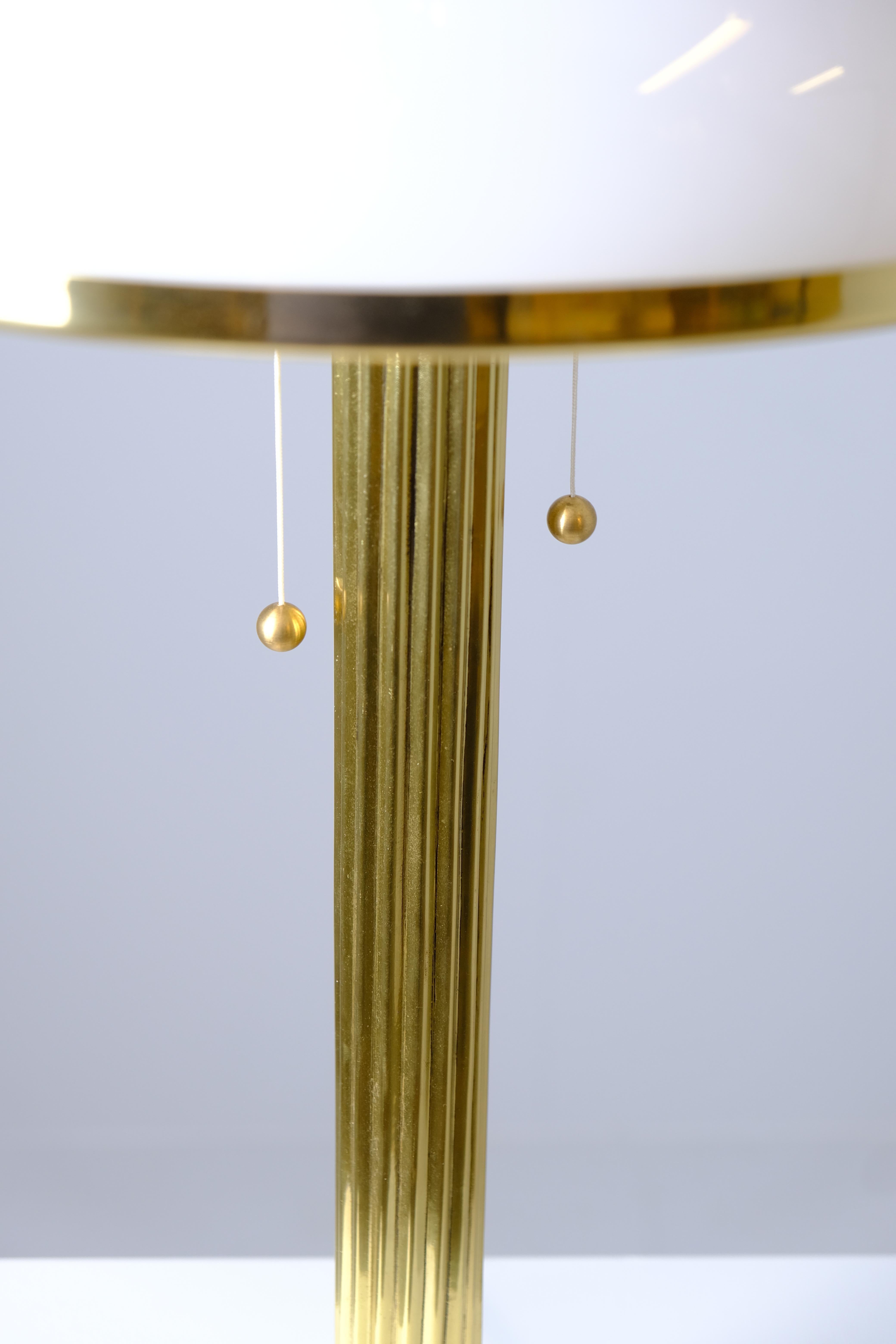 Monumentale & seltene Tischlampe des Architekten Eino Schroderus, Koru Oy Finnland 1920er Jahre (Metall) im Angebot