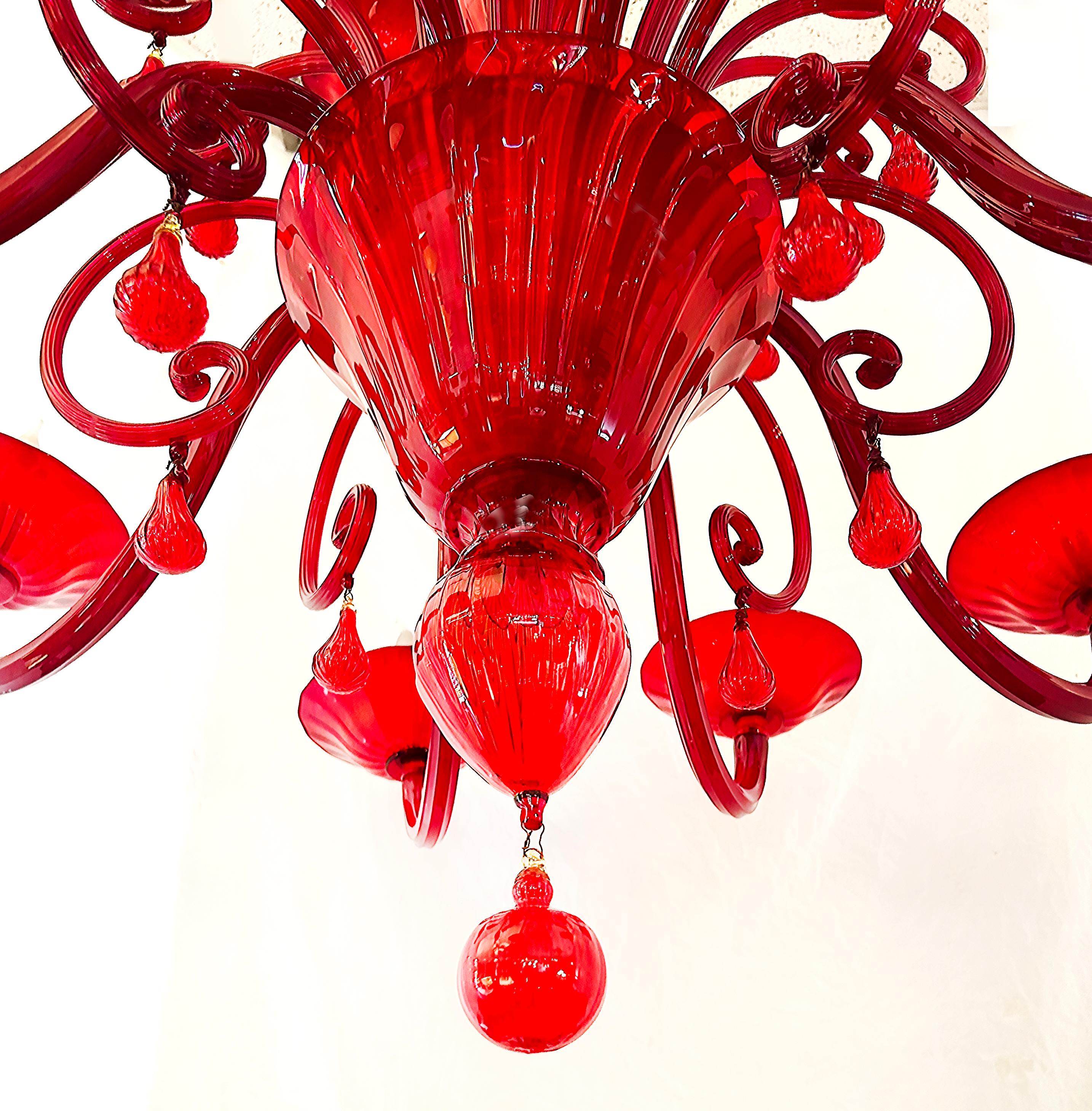Lustre à 10 branches en verre de Murano rouge monumental en vente 3
