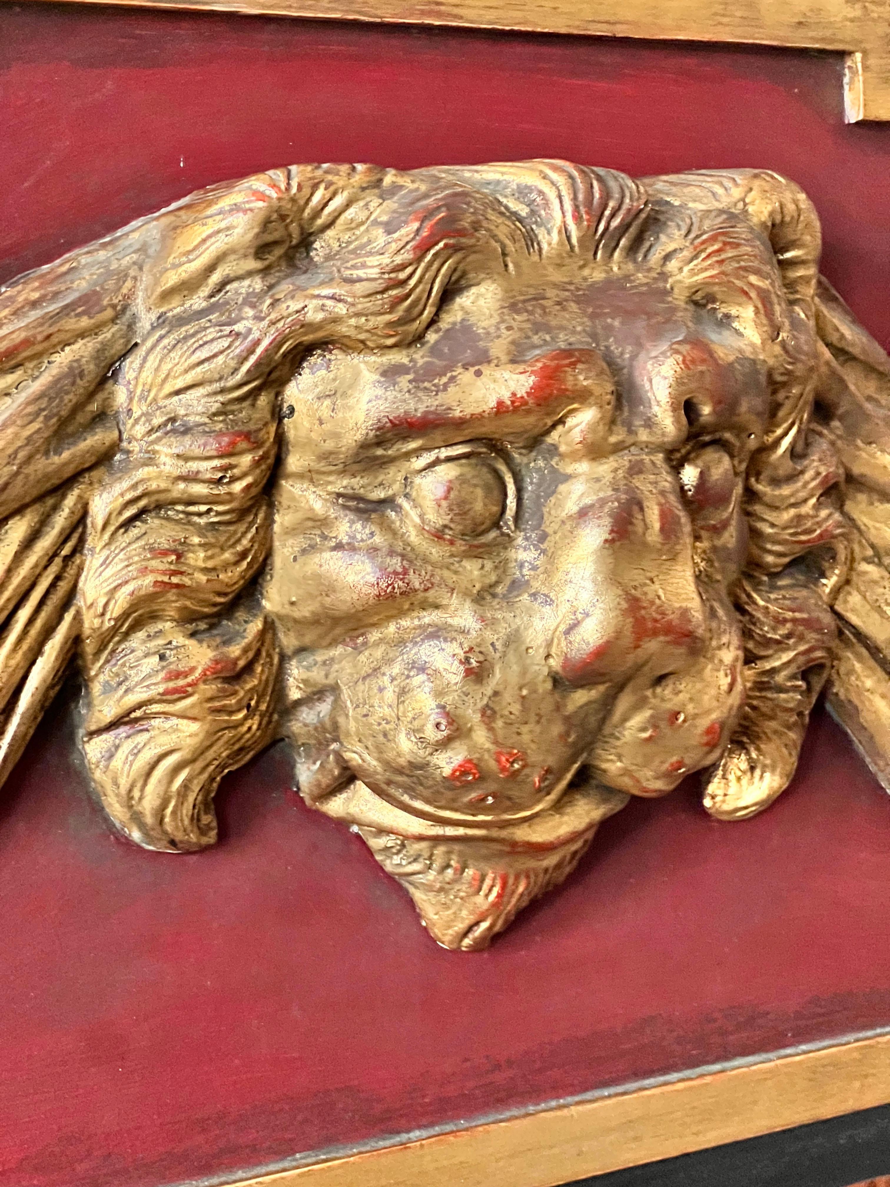 Specchio monumentale Regency con maschera di leone a sovrastampo in vendita 1