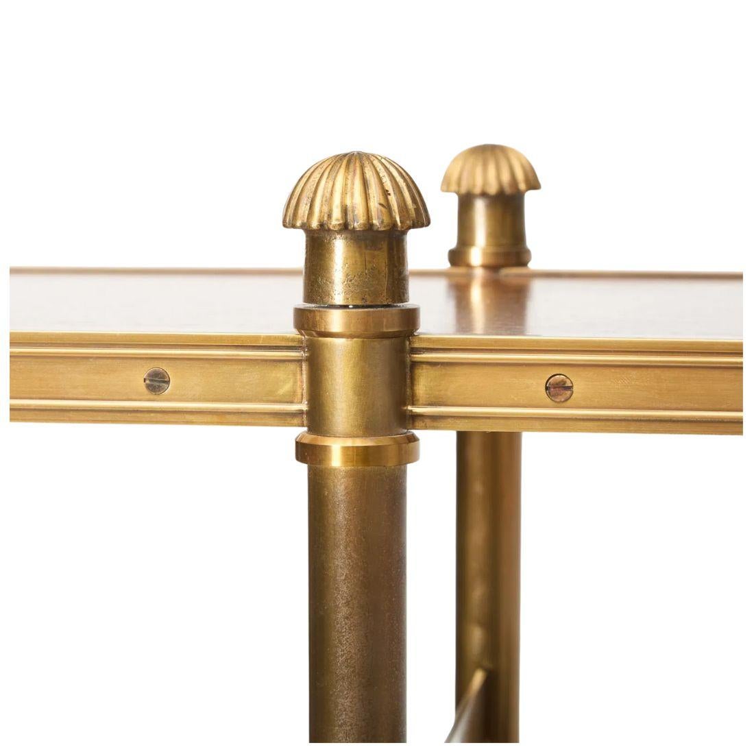 XX secolo Etagere monumentale in stile Regency in ottone e mogano in vendita