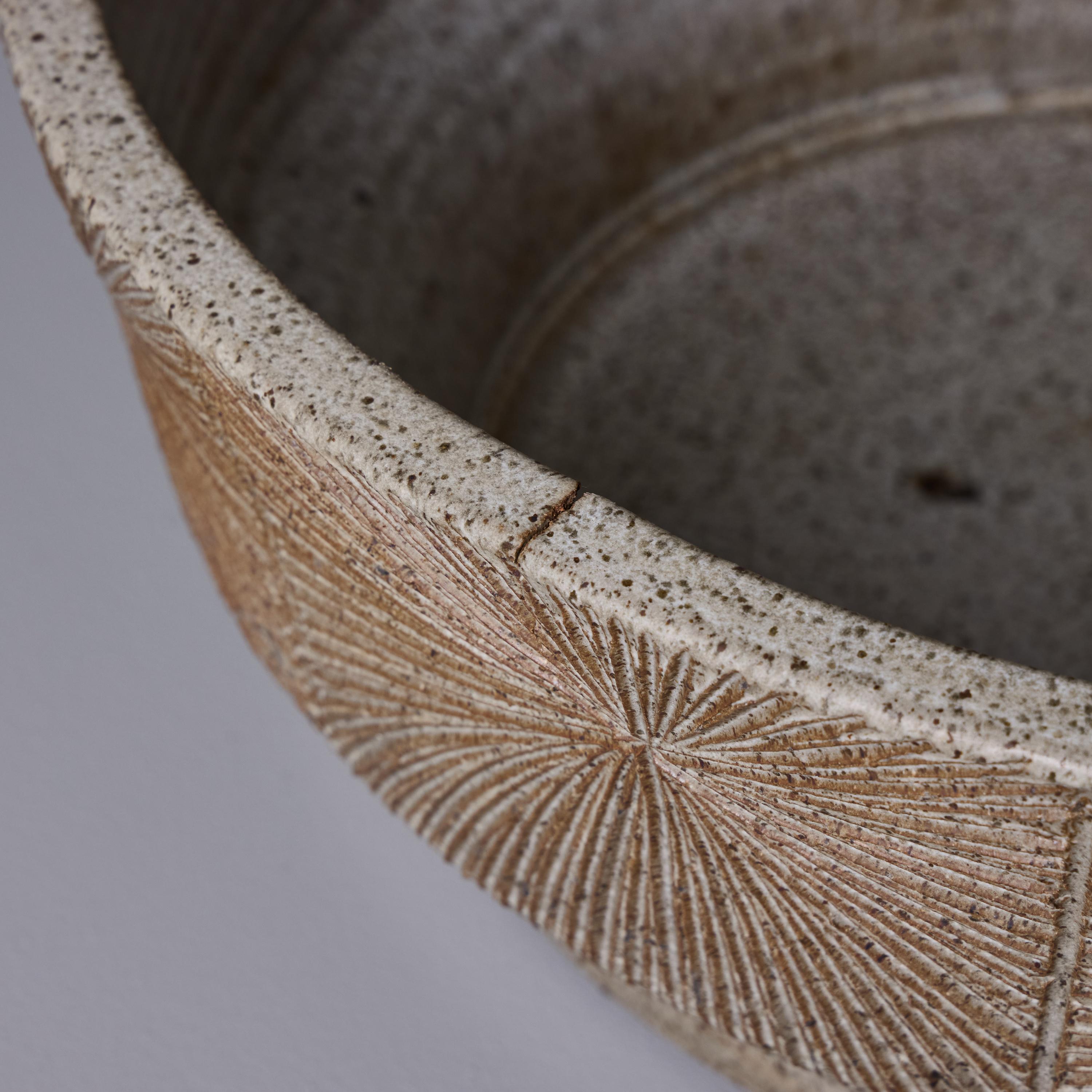 Monumental Robert Maxwell & David Cressey Sunburst Low Planter for Earthgender en venta 2