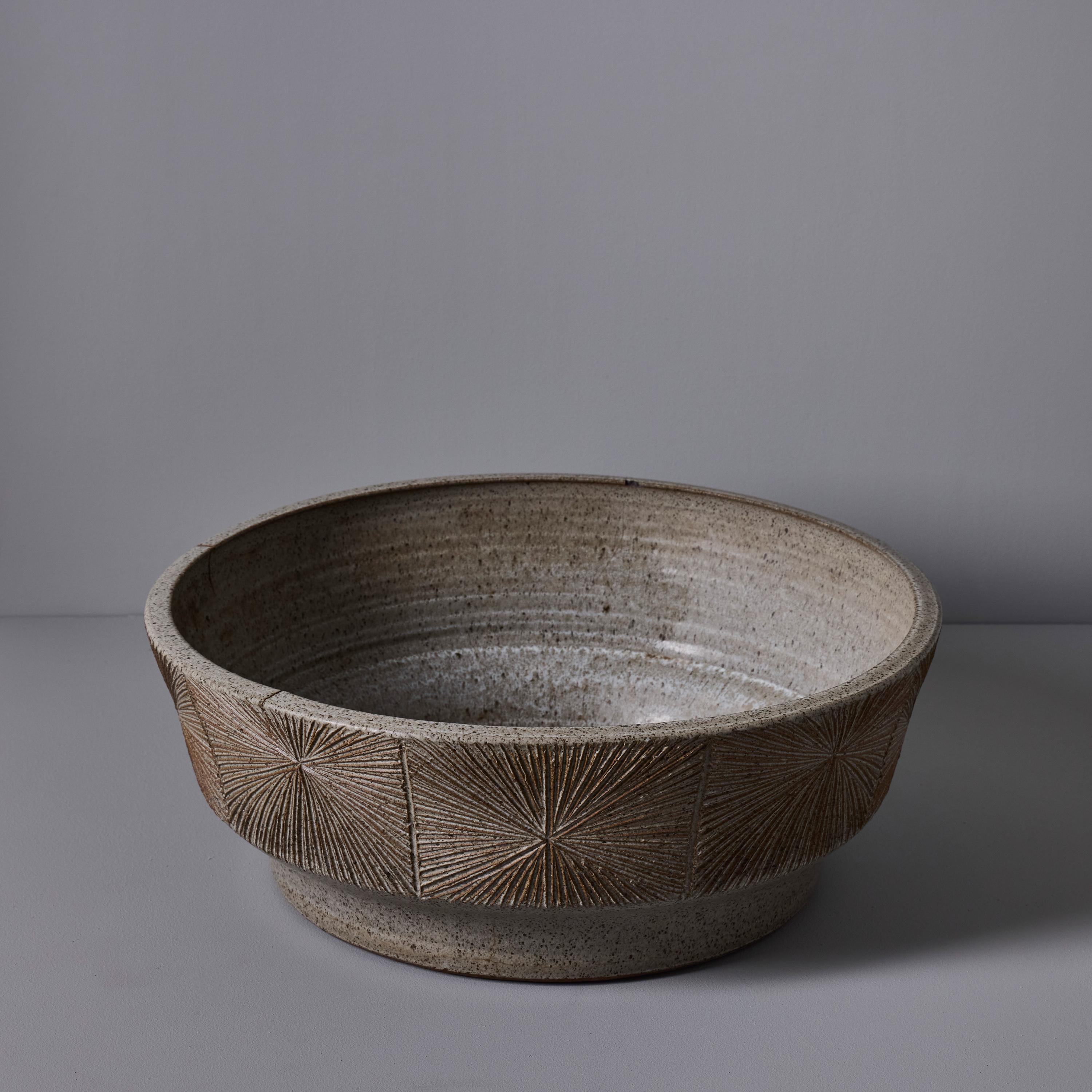 Monumental Robert Maxwell & David Cressey Sunburst Low Planter for Earthgender en venta 10