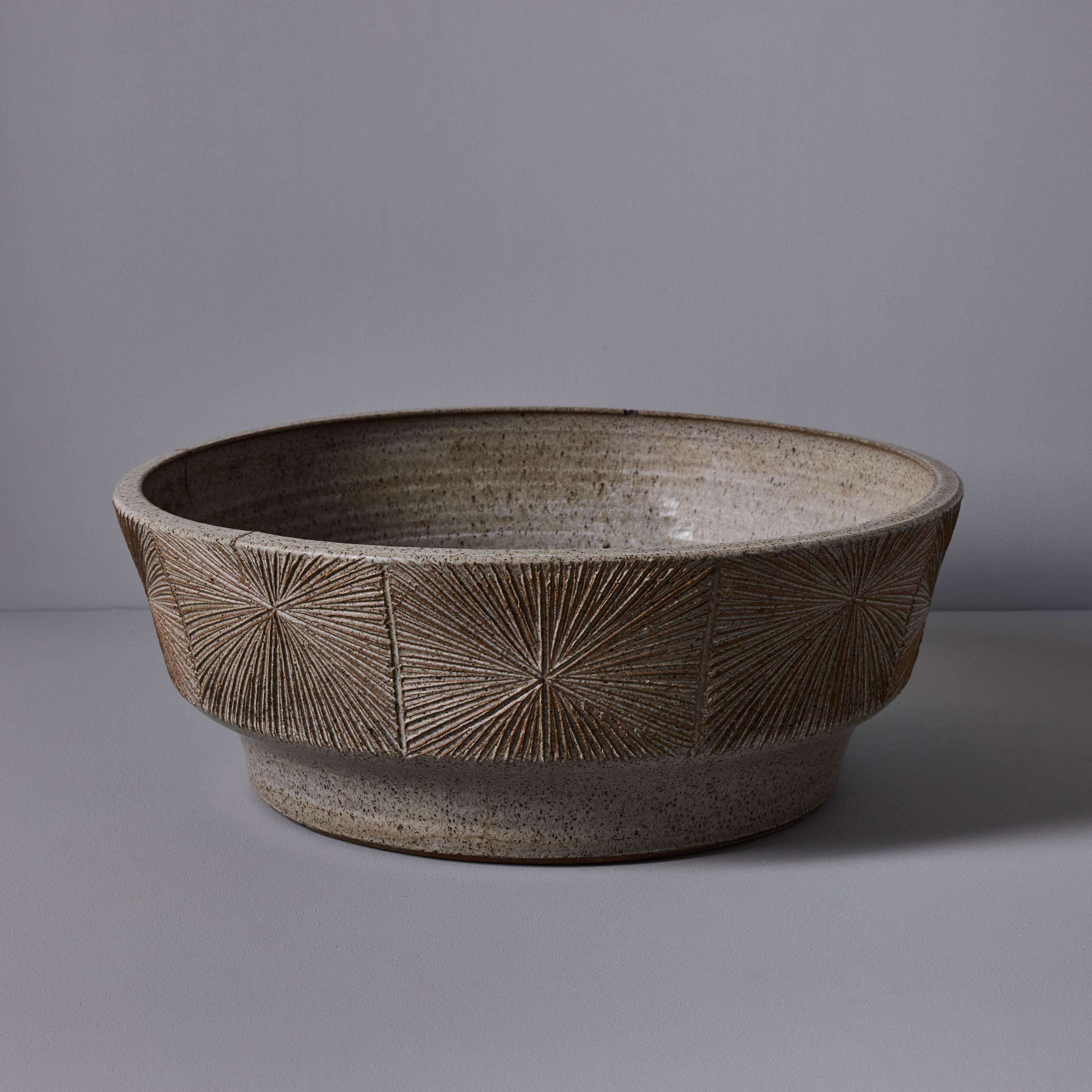 Monumental Robert Maxwell & David Cressey Sunburst Low Planter for Earthgender Moderno de mediados de siglo en venta