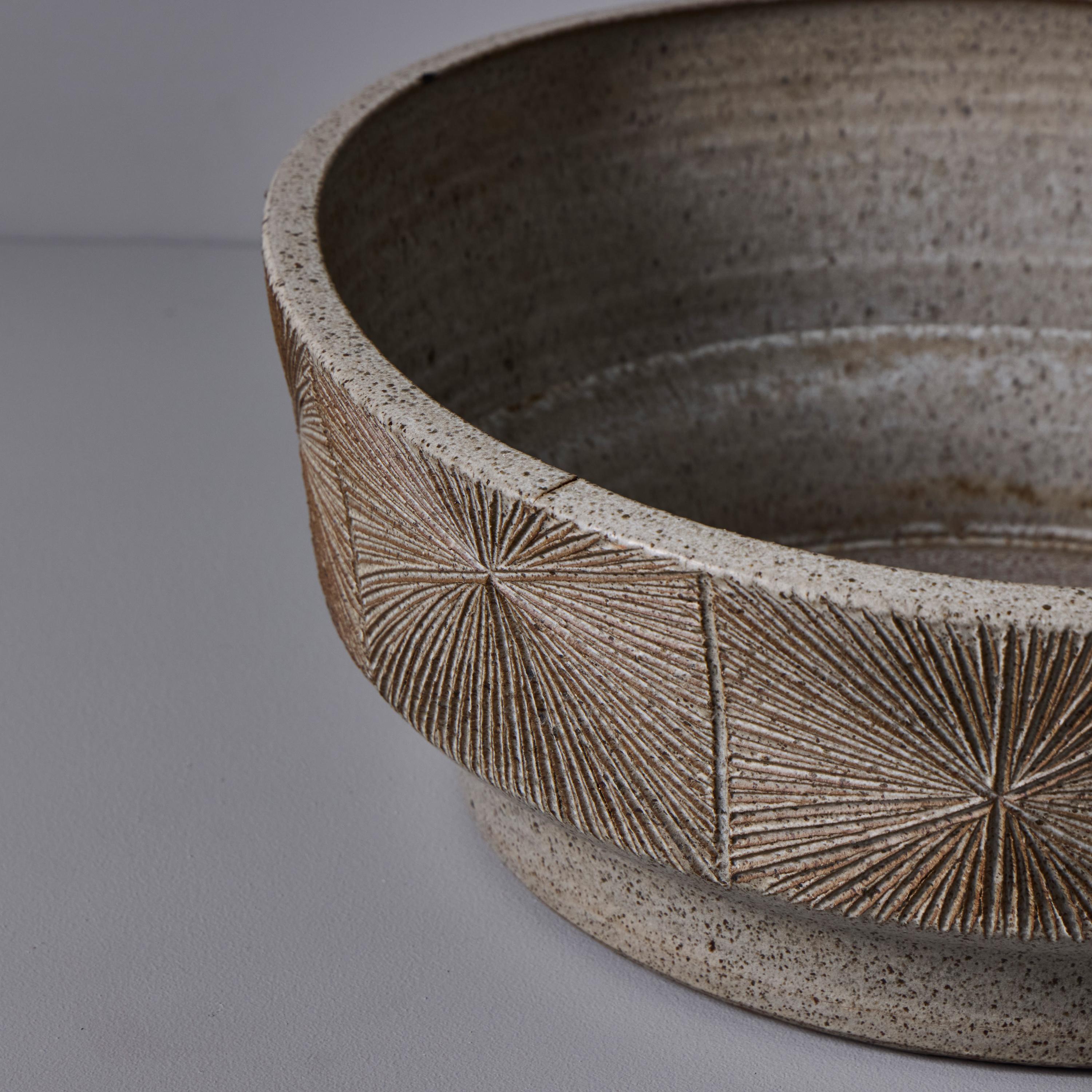 Monumental Robert Maxwell & David Cressey Sunburst Low Planter for Earthgender Glaseado en venta