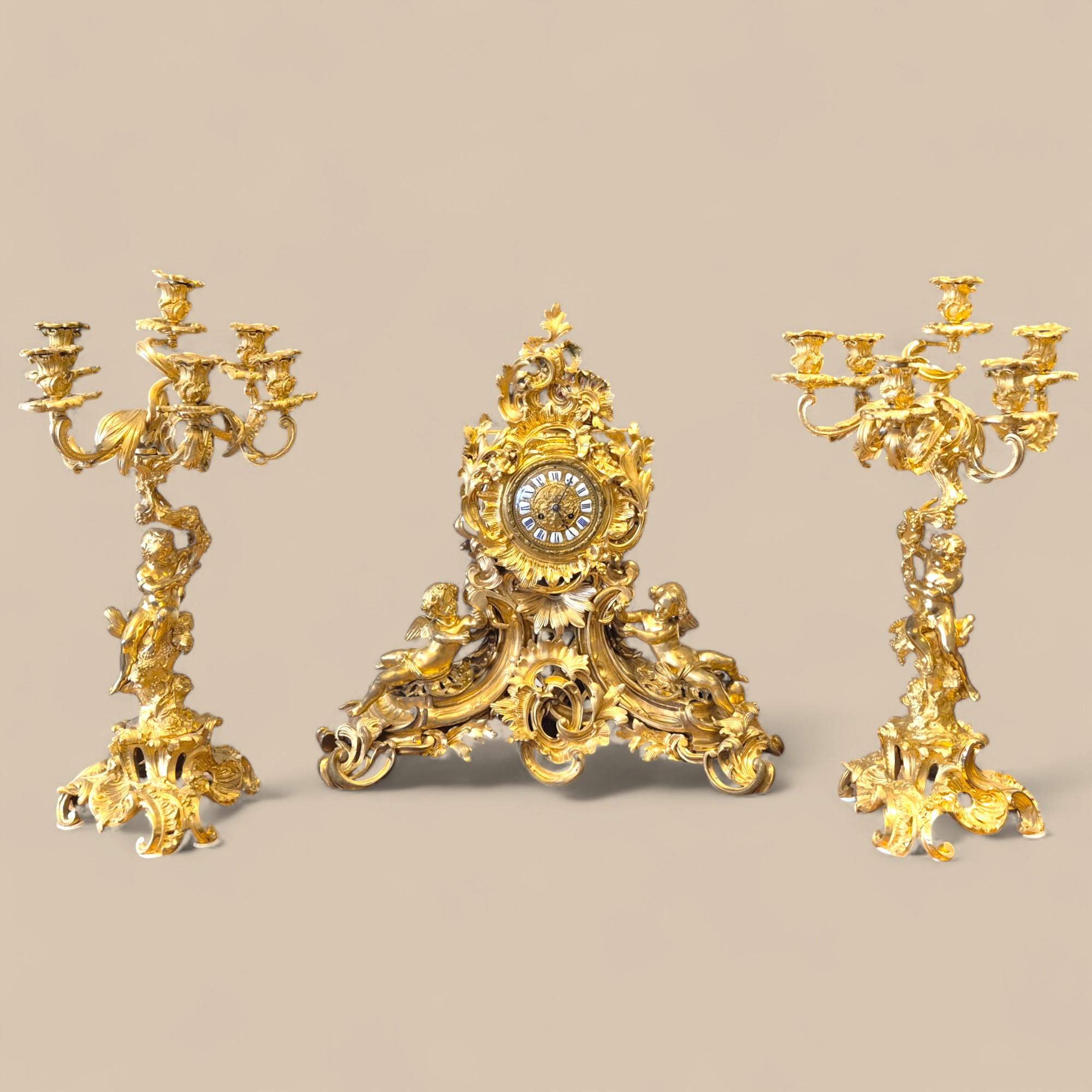 Francese Monumentale mobile da camino Rocaille in bronzo dorato - Francia, XIX secolo in vendita