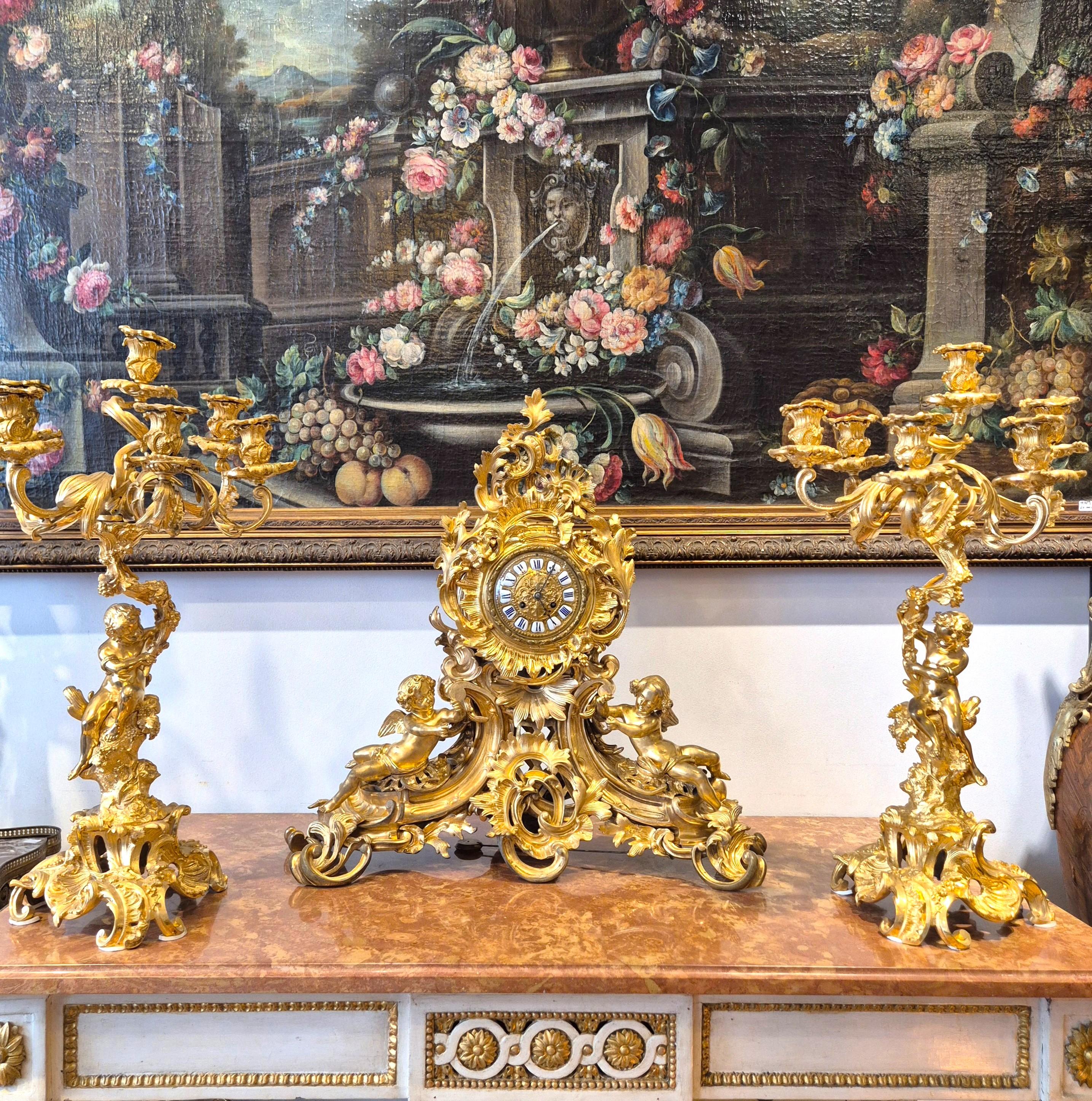 Dorato Monumentale mobile da camino Rocaille in bronzo dorato - Francia, XIX secolo in vendita
