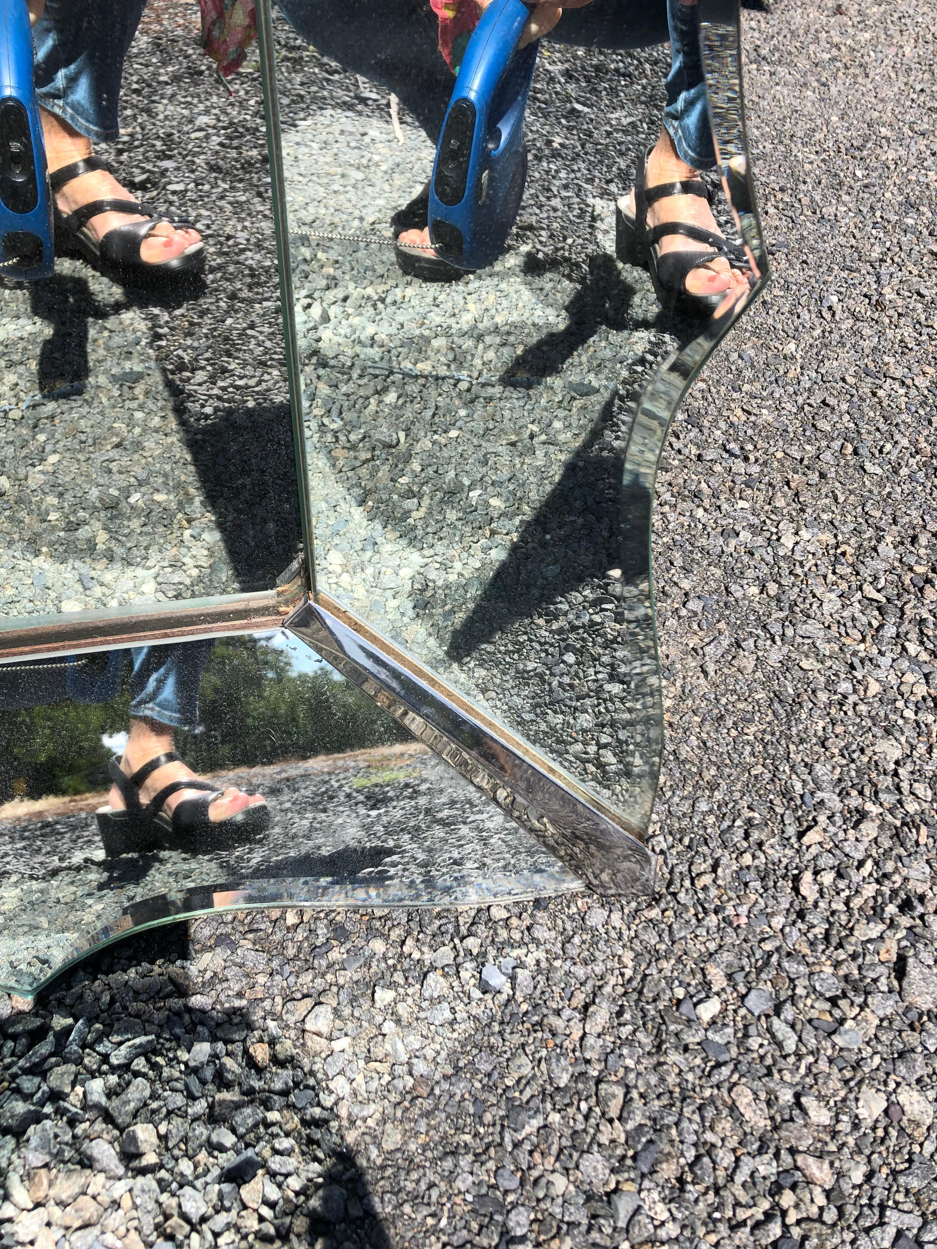 Nord-américain Miroir rectangulaire monumental et romantique à bord festonné en vente