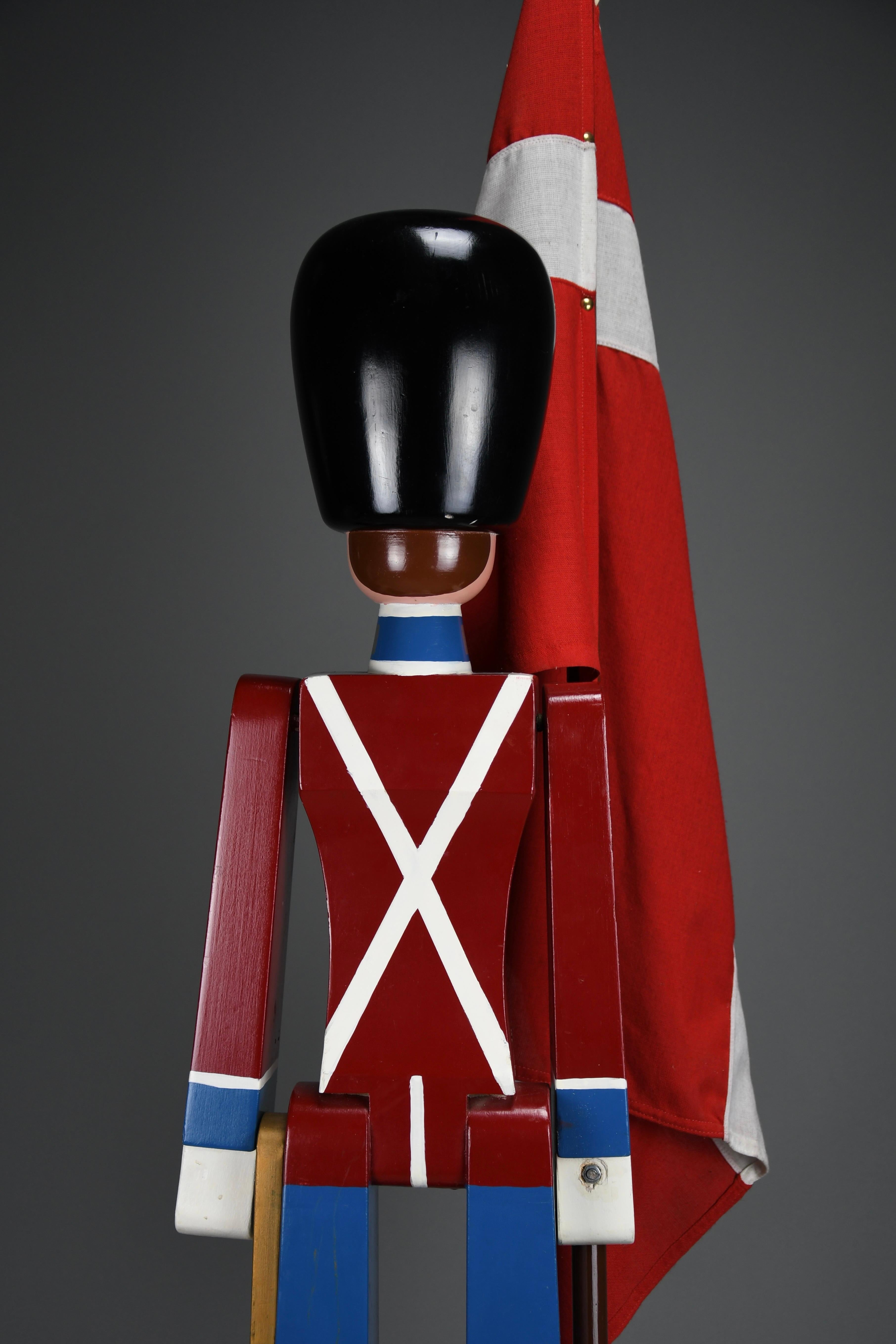 Monumental Royal Danish Guardsman with Flag by Kay Bojesen — 168 cm (66.1 in) For Sale 4