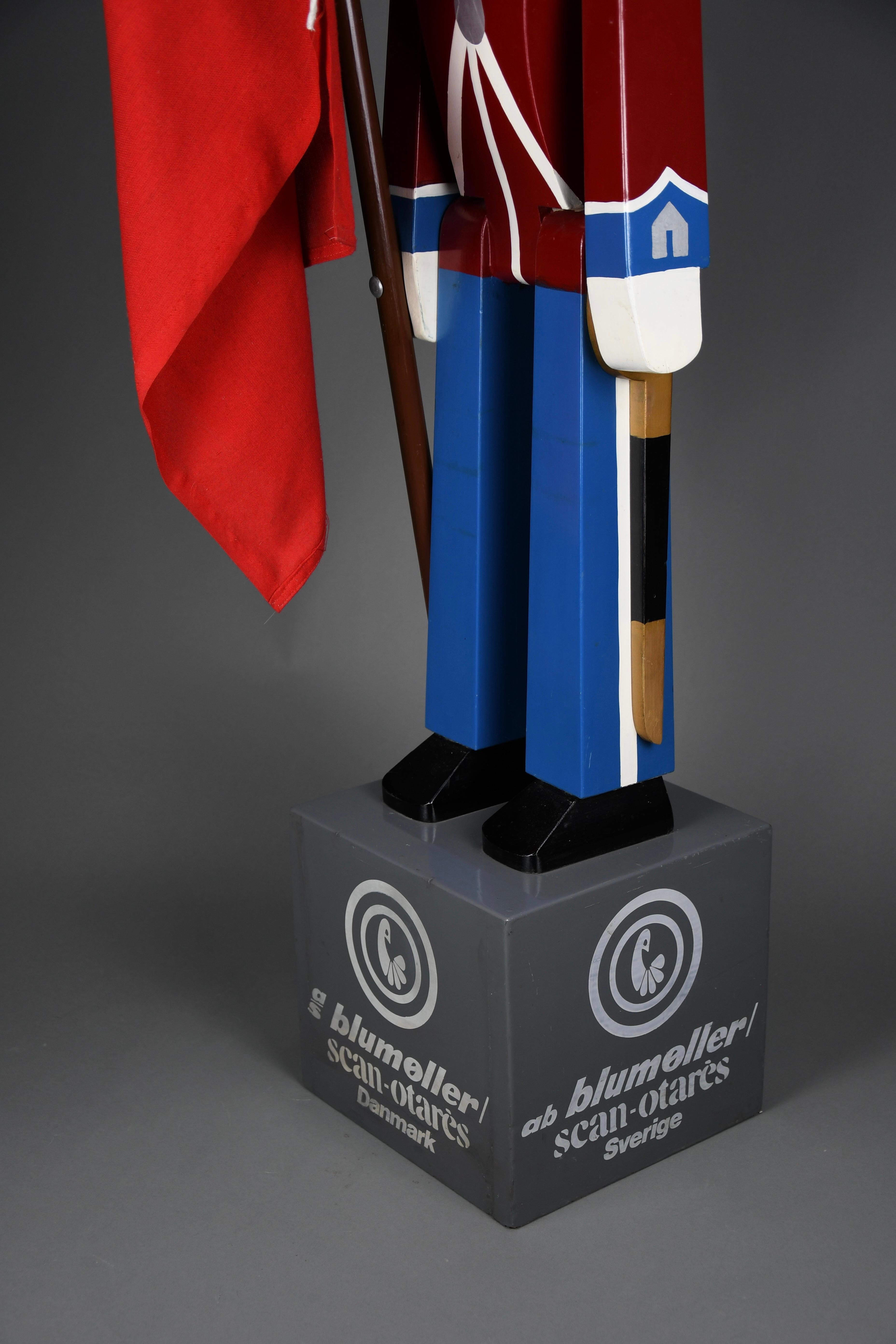Monumental Royal Danish Guardsman with Flag by Kay Bojesen — 168 cm (66.1 in) For Sale 2