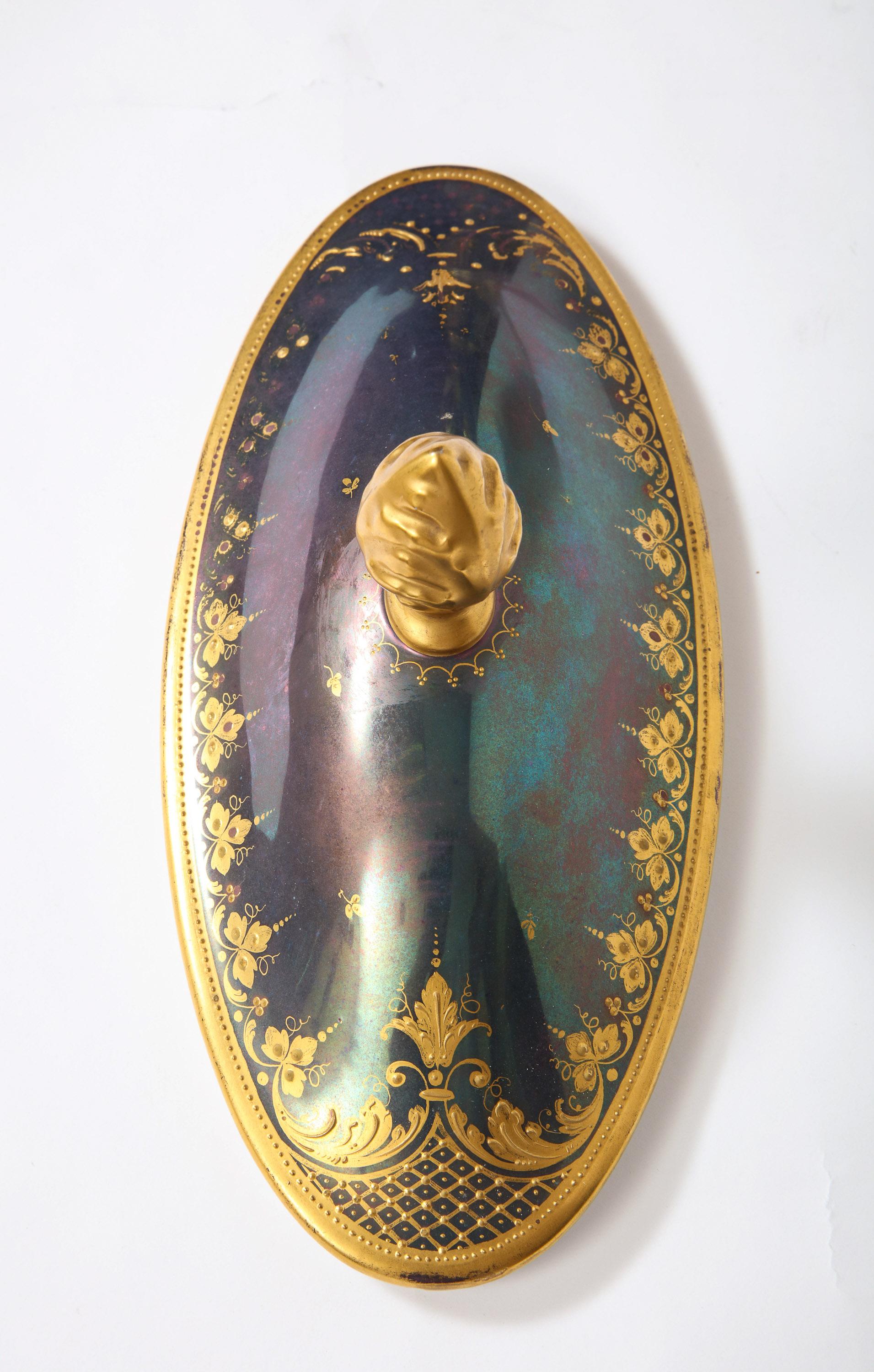 Monumental vase et couvercle de portrait en porcelaine irisée de la Vienne royale, Wagner en vente 13