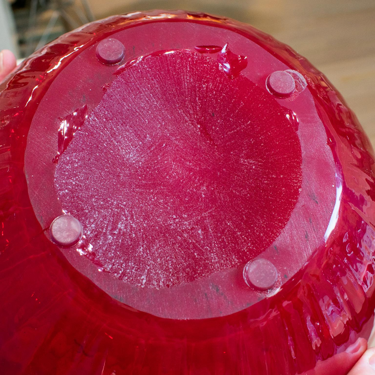 Vaso monumentale Fazzoletto in vetro artistico di Murano rosso rubino di Venini in vendita 5