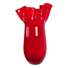 Vaso monumentale Fazzoletto in vetro artistico di Murano rosso rubino di Venini
