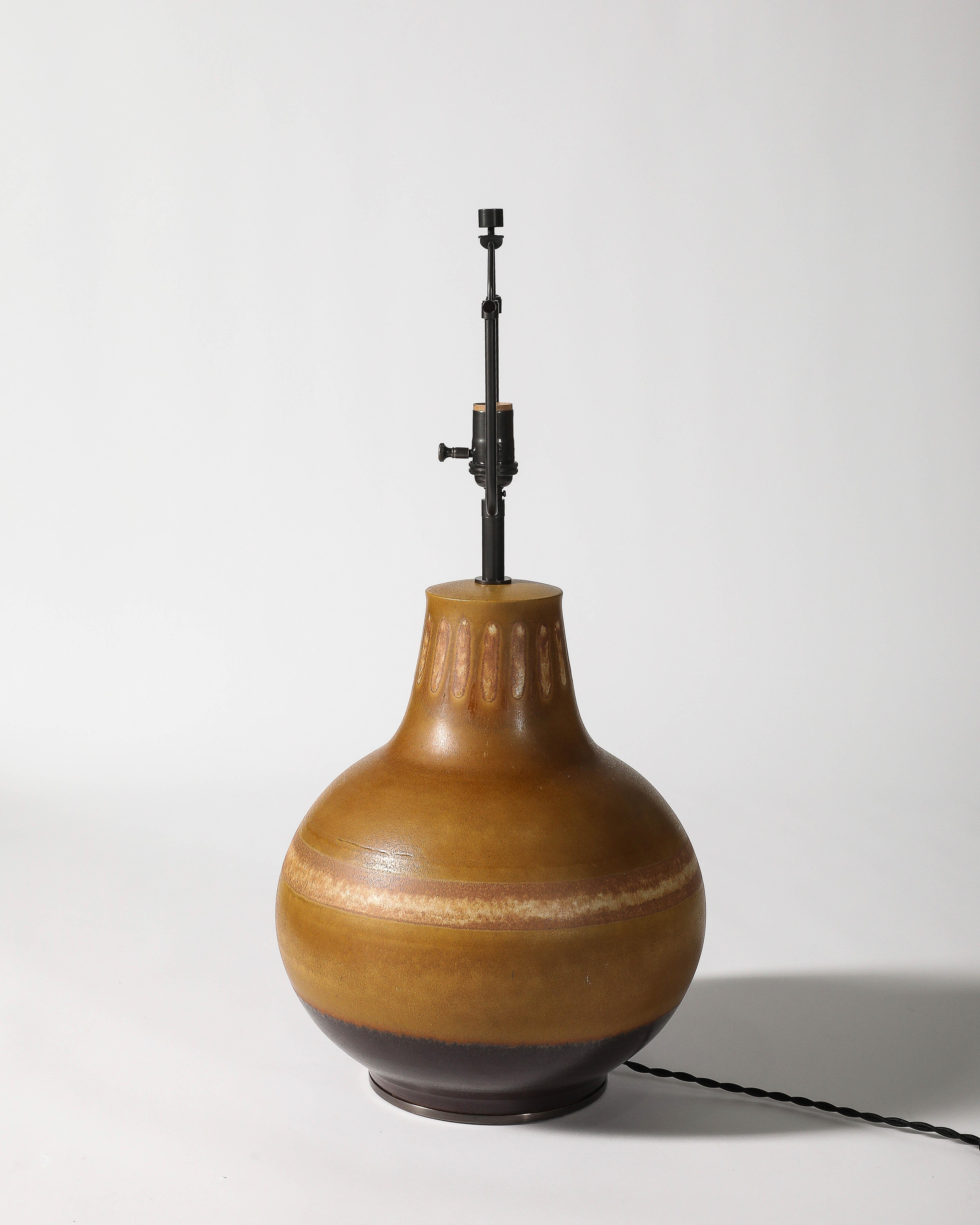 Monumental Lámpara de Mesa de Cerámica Esmaltada de Color Óxido, Francia, S. XX en Bueno estado para la venta en New York City, NY