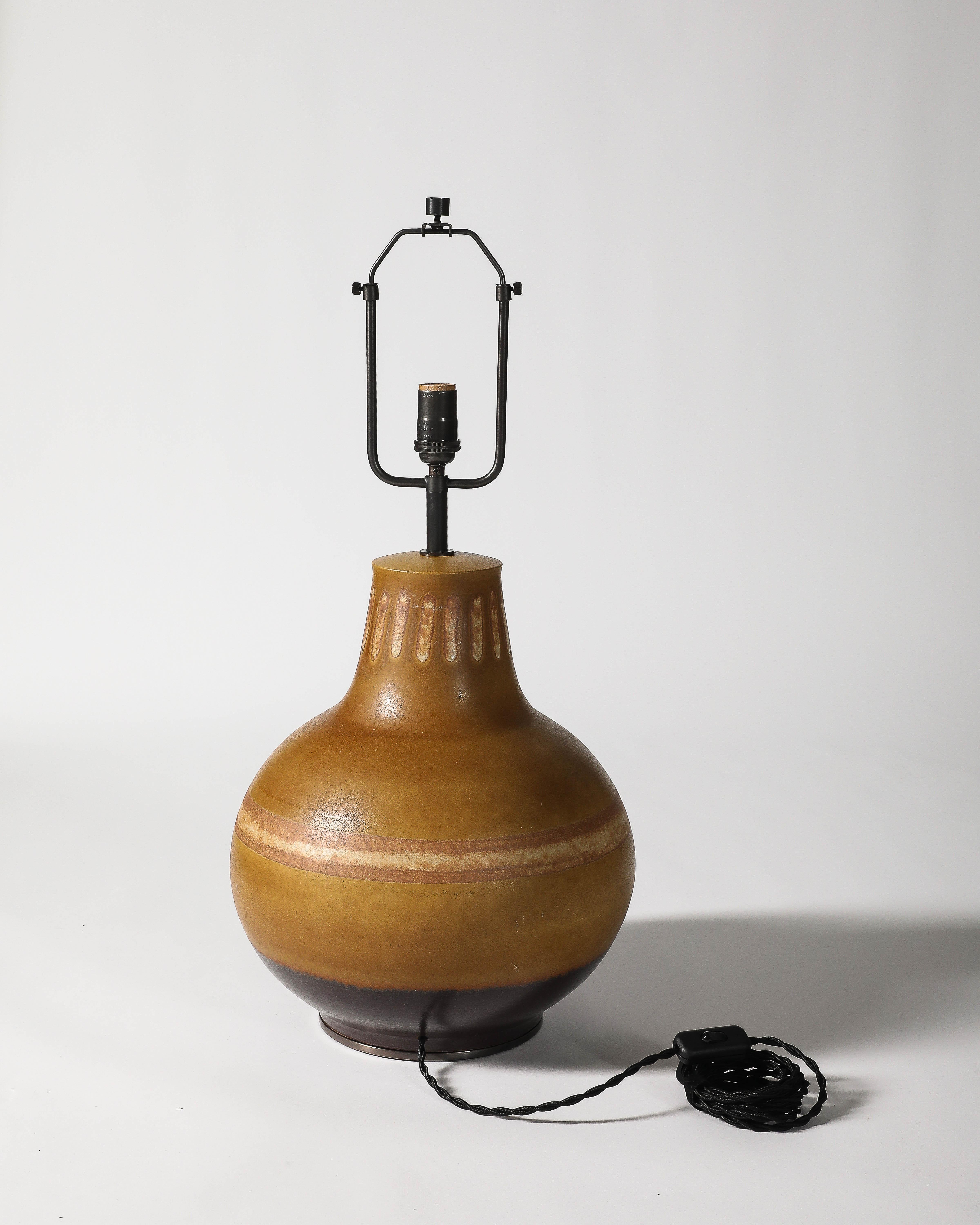 Monumental Lámpara de Mesa de Cerámica Esmaltada de Color Óxido, Francia, S. XX siglo XX en venta