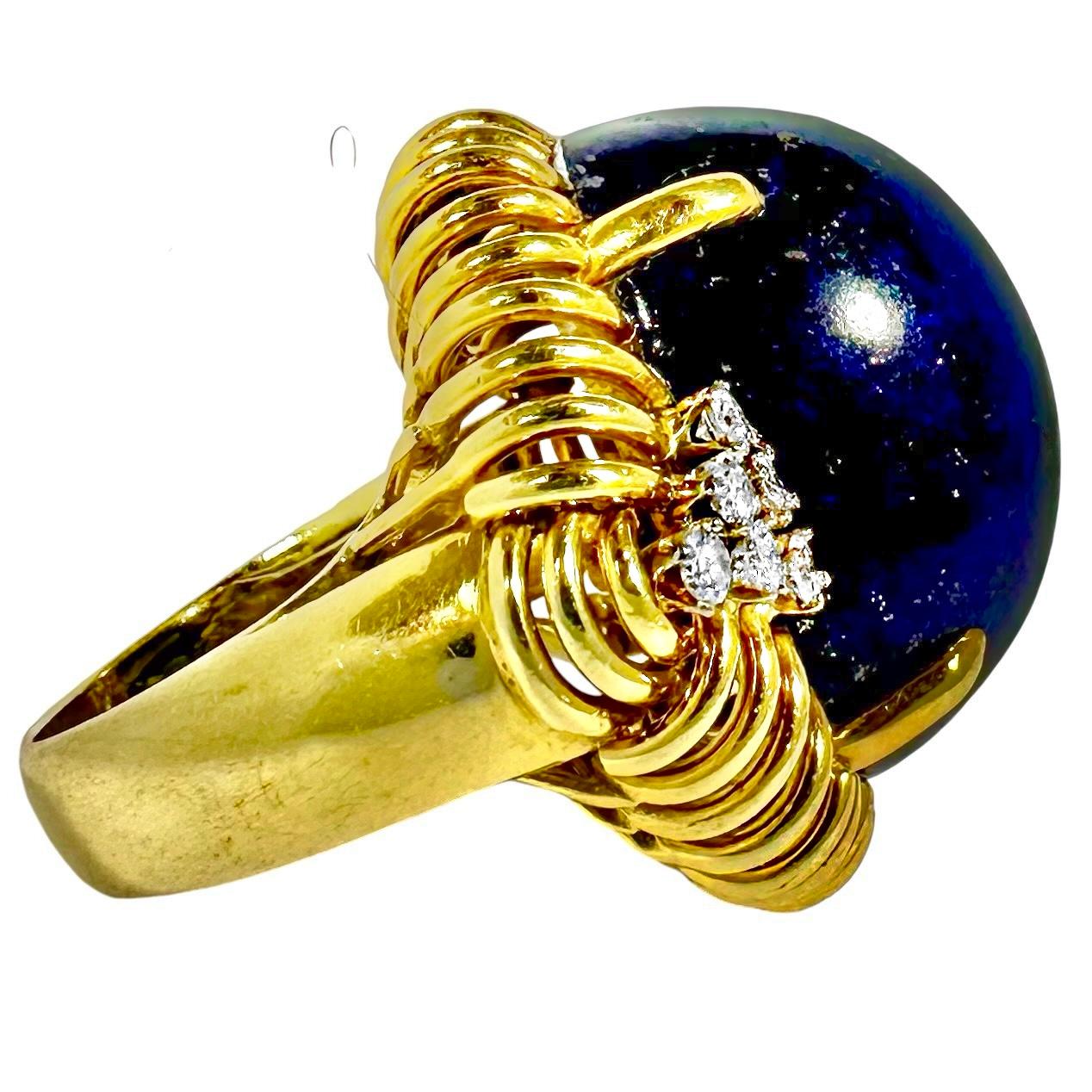 Moderne Monumentale bague cocktail vintage faite à la main en or 18 carats, lapis-lazuli et diamants en vente