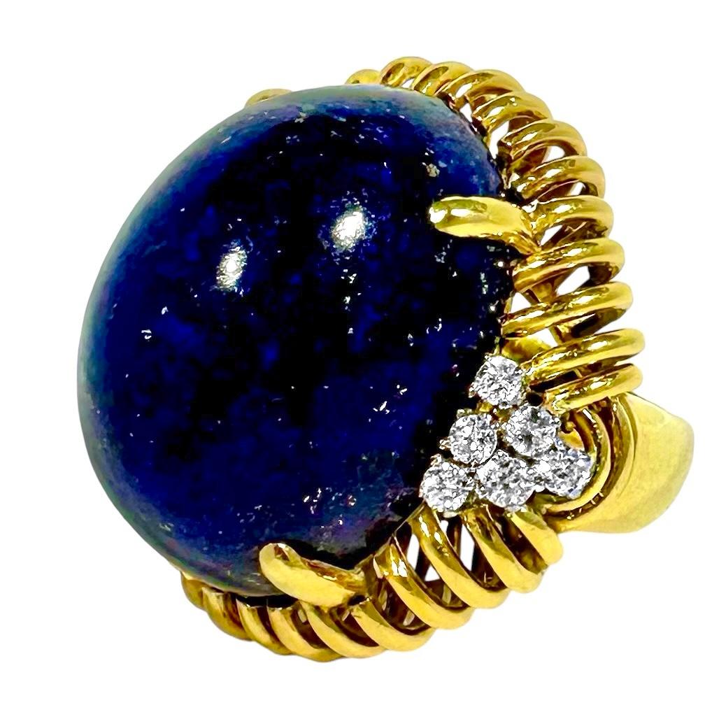 Monumentale bague cocktail vintage faite à la main en or 18 carats, lapis-lazuli et diamants Pour femmes en vente
