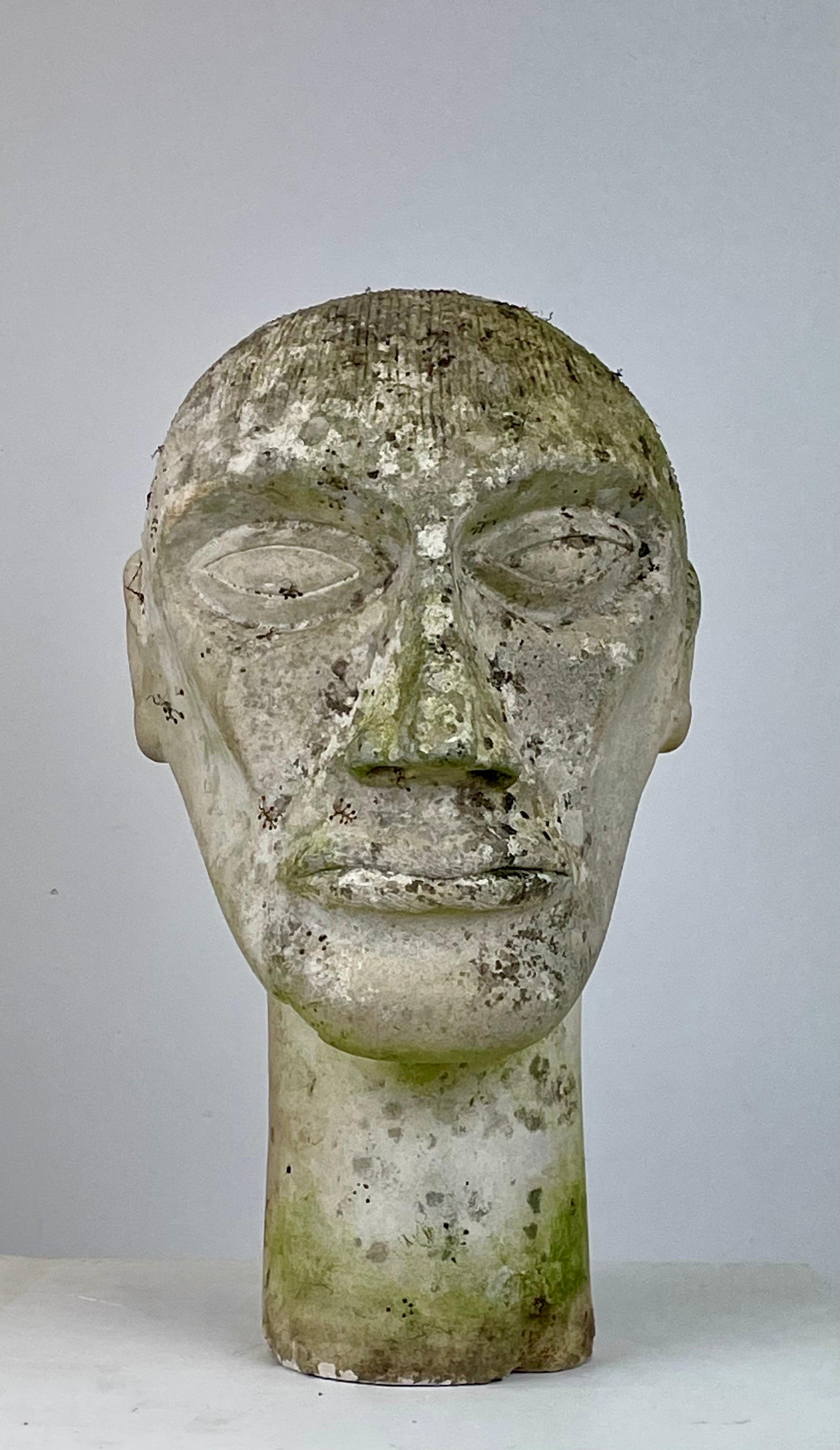 Mid-Century moderno Testa monumentale in pietra scolpita, Francia, anni '60 in vendita