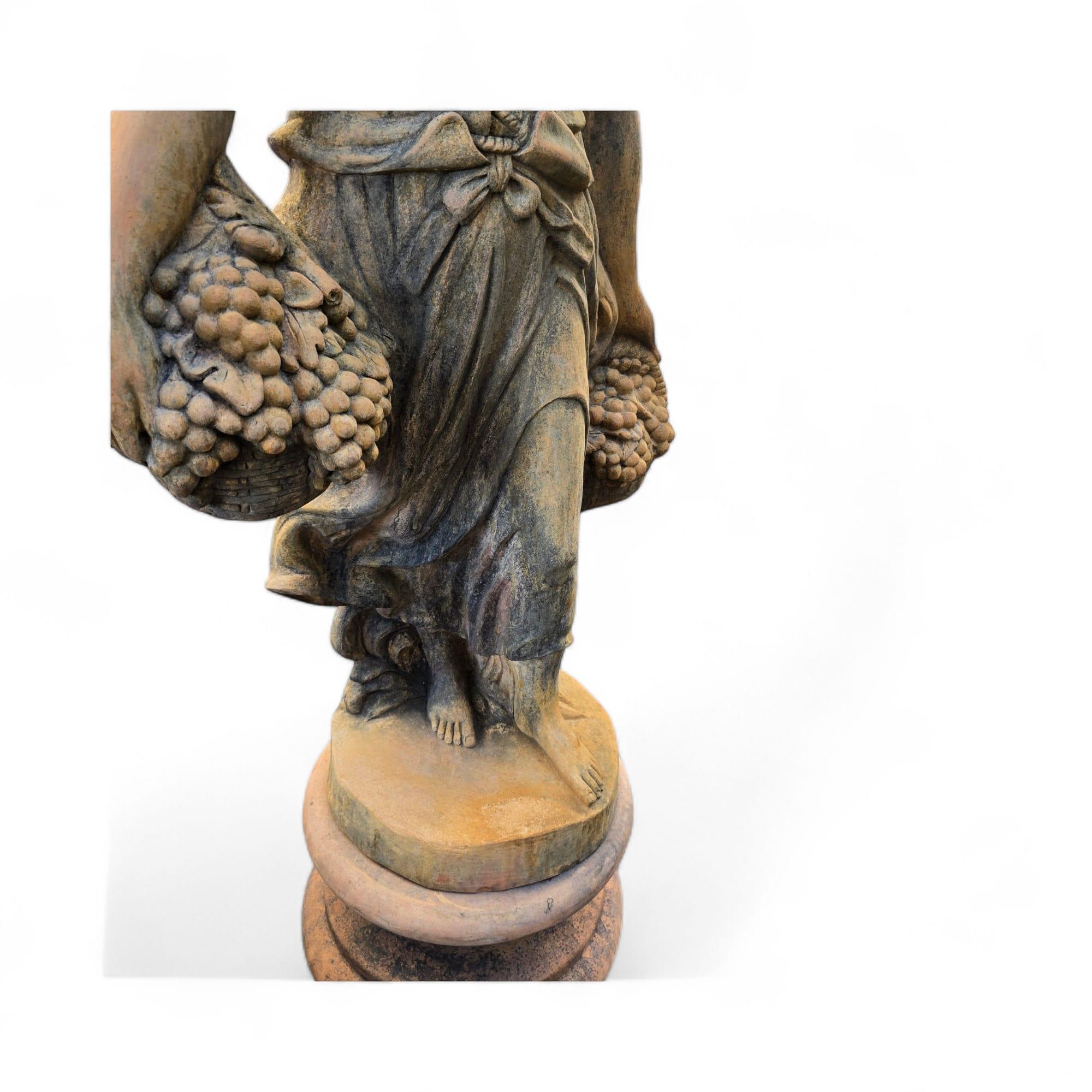 Sculptures monumentales The 4 Seasons en terre cuite d' Impruneta avec base 180 en vente 3