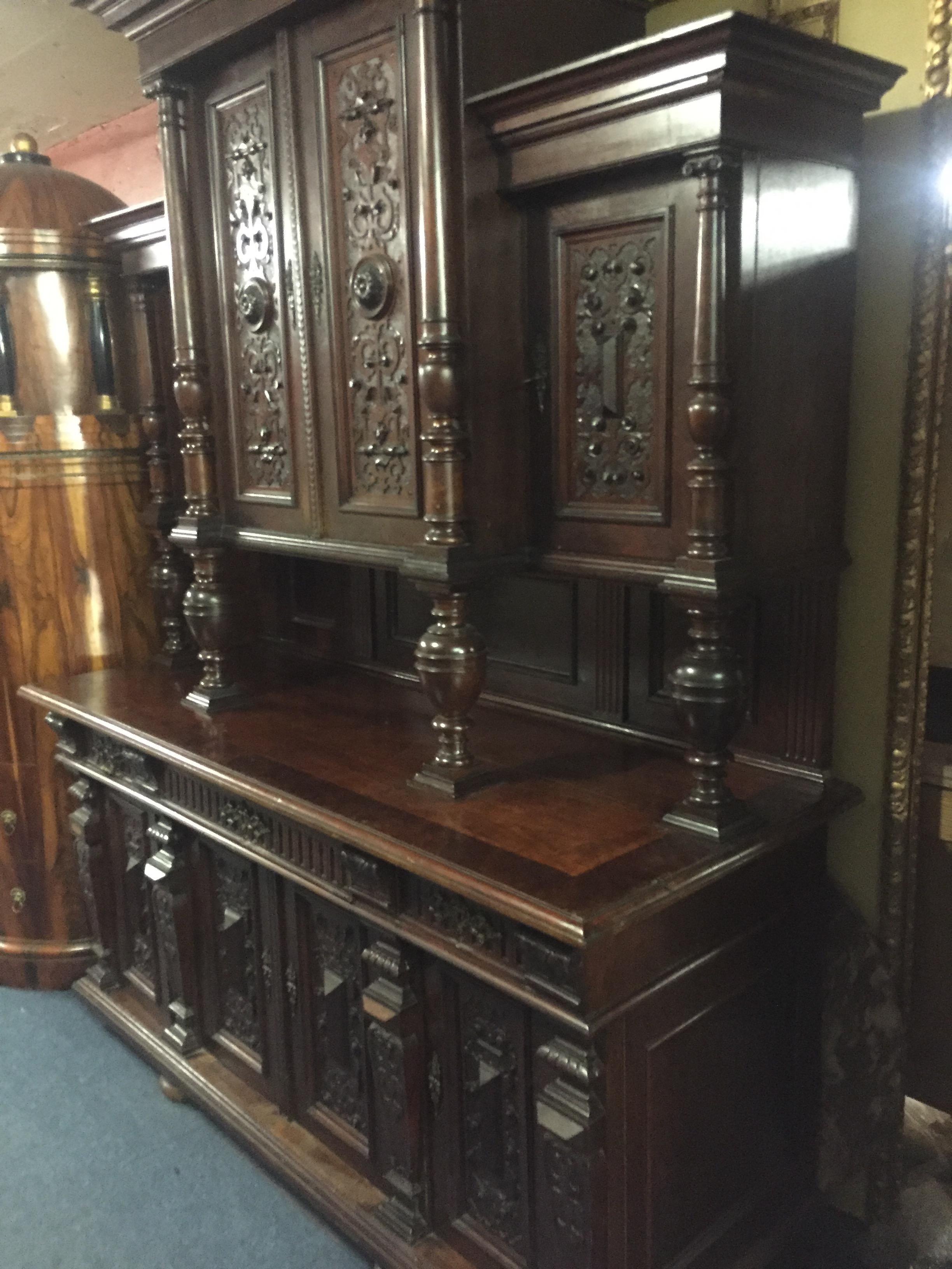 German master craftsmanship
Monumental Wilhelminian Buffet, circa 1880 walnut, carved paneling framed by full columns.
Consisting of 2 parts
Dimensions:
Width:190 cm
Height:245 cm
Depth:73 cm.