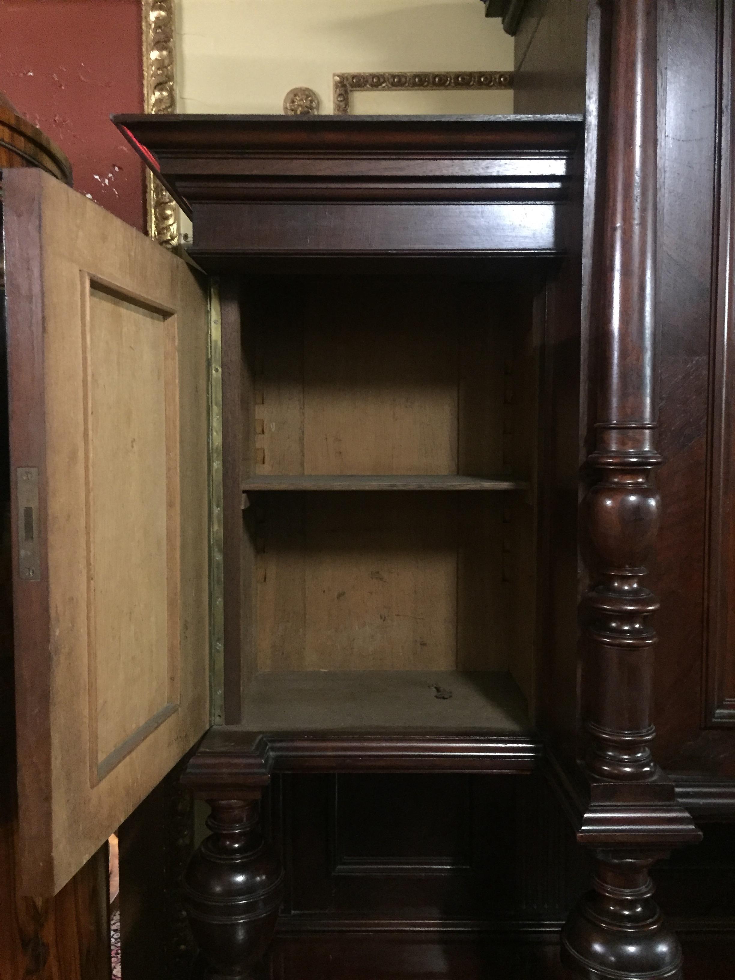 Monumental  Wilheminian Buffet, circa 1880 Walnut In Good Condition In Berlin, DE