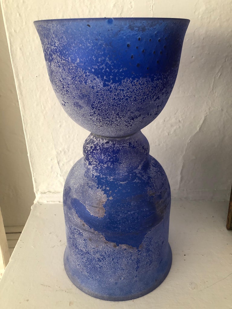 Monumental Seguso cobalto corroso hour glass double sided vase. Hand crafted in the ancient technique of scavo glass. Italy, 1980's.