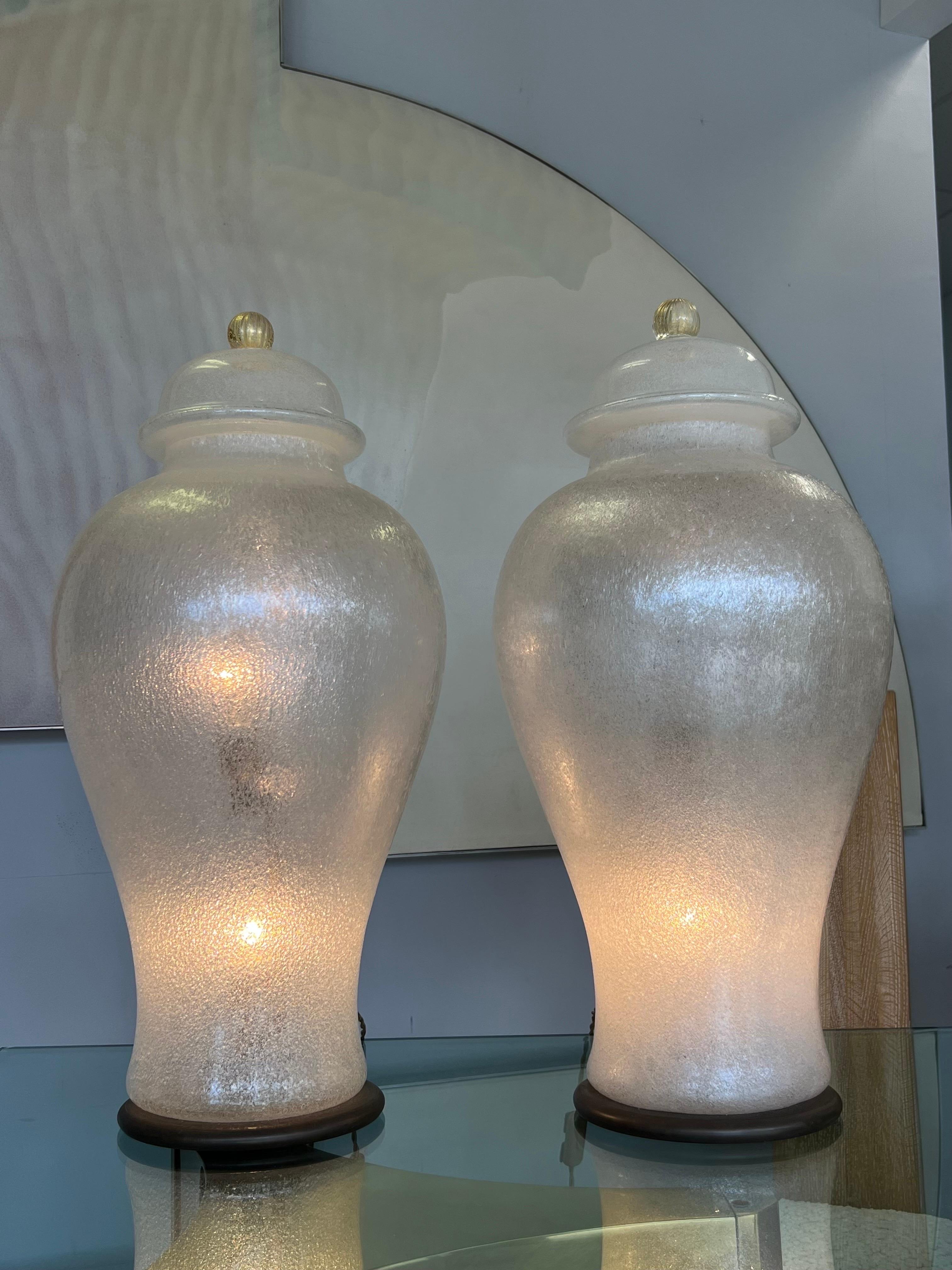 Monumental Seguso Murano Glass Pulegoso Lighted Urns Lamps For Sale 6