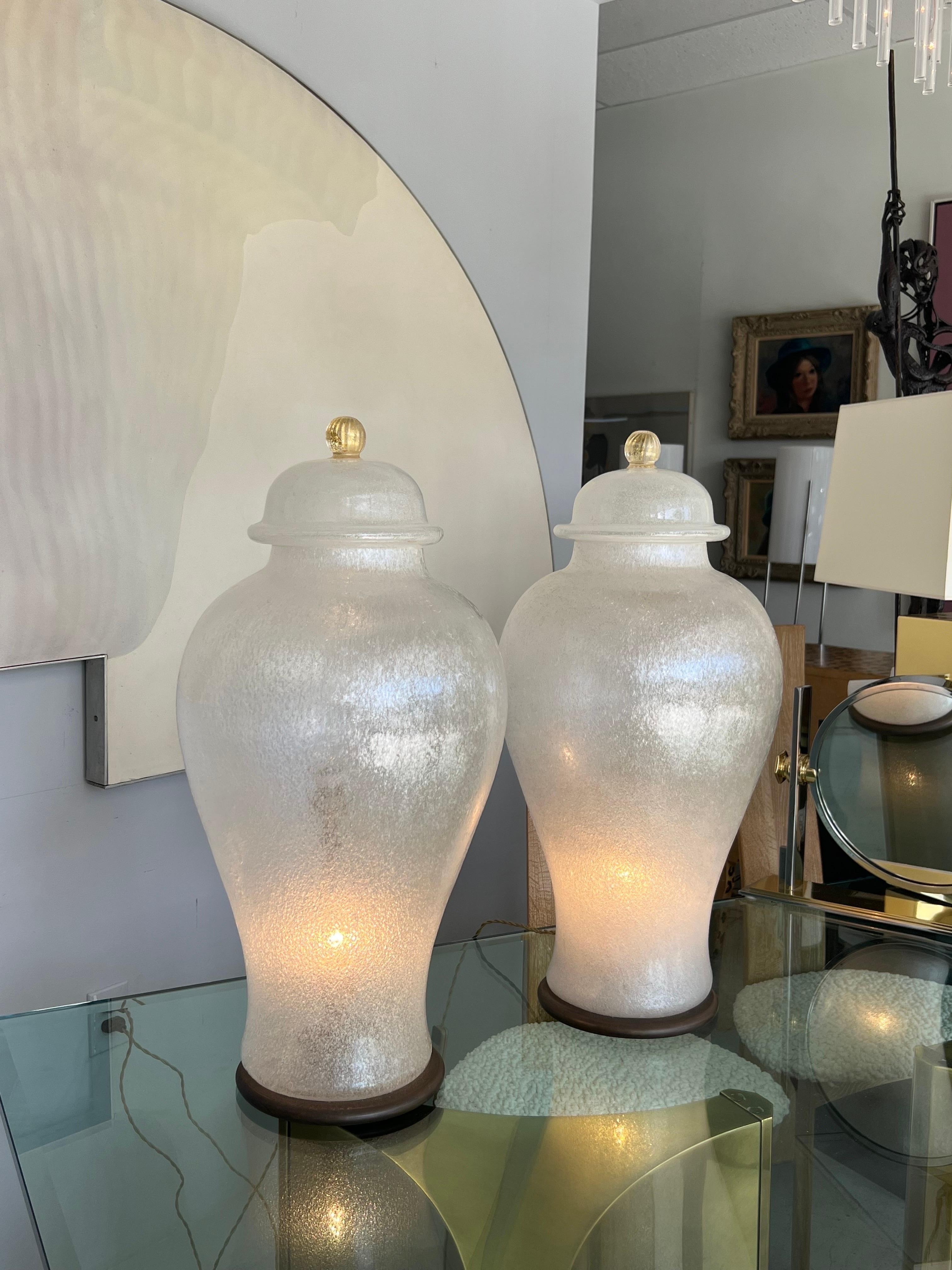 Late 20th Century Monumental Seguso Murano Glass Pulegoso Lighted Urns Lamps For Sale