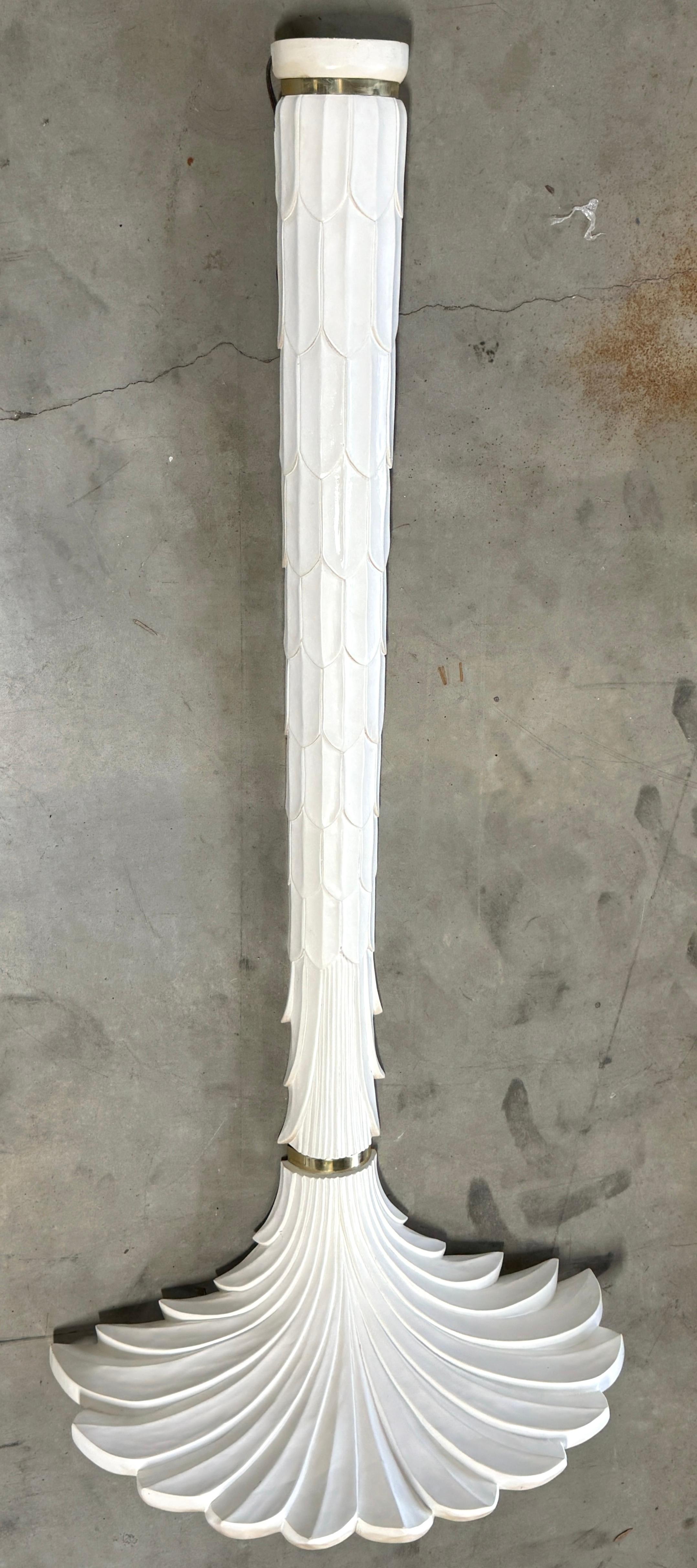 Monumentale Wandleuchte/Skulptur im Serge Roche-Stil, Palmette-Säule, Wandmontiert (amerikanisch) im Angebot