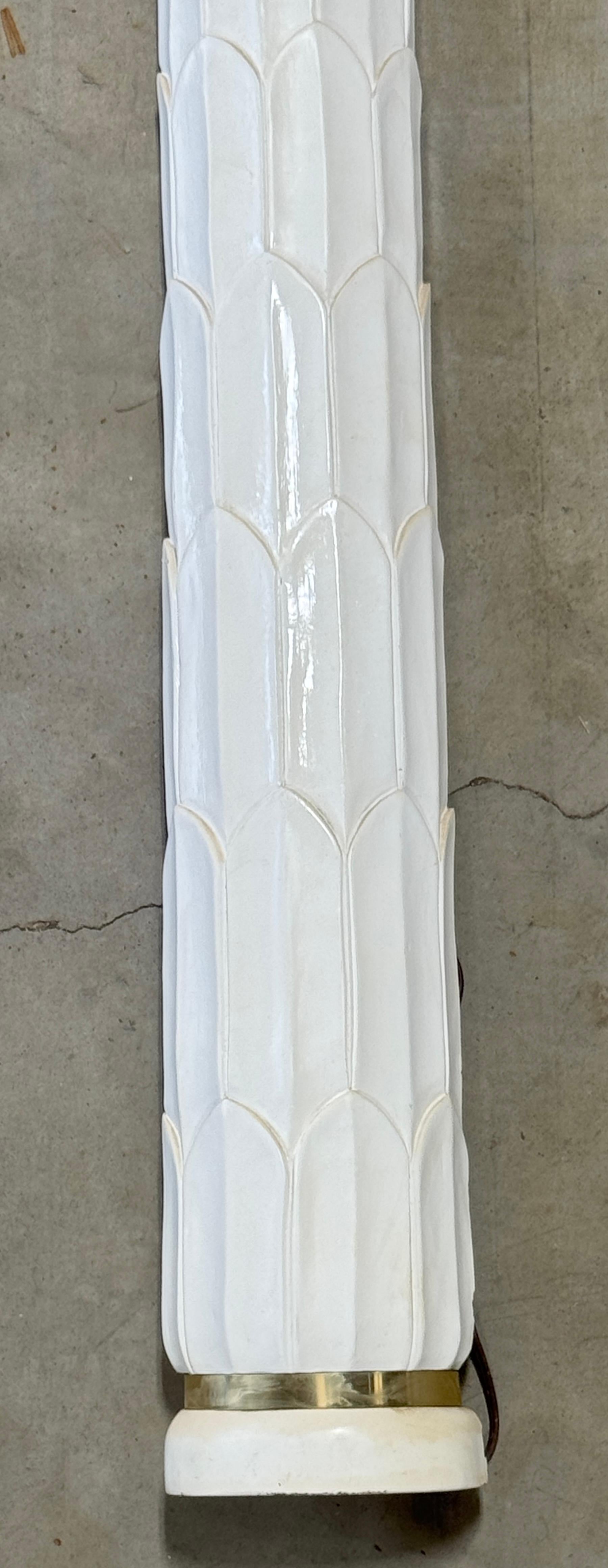Monumentale Wandleuchte/Skulptur im Serge Roche-Stil, Palmette-Säule, Wandmontiert (20. Jahrhundert) im Angebot