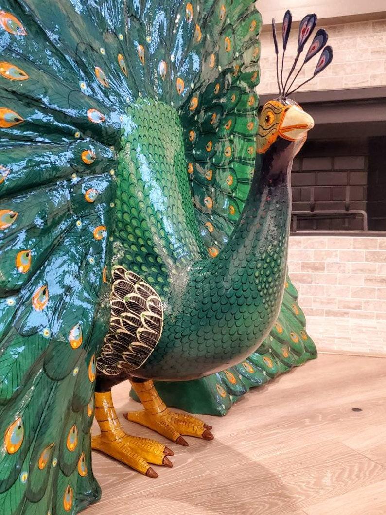 Monumentale Sergio Bustamante Sculpture de paon en papier mâché grandeur nature Bon état à Forney, TX