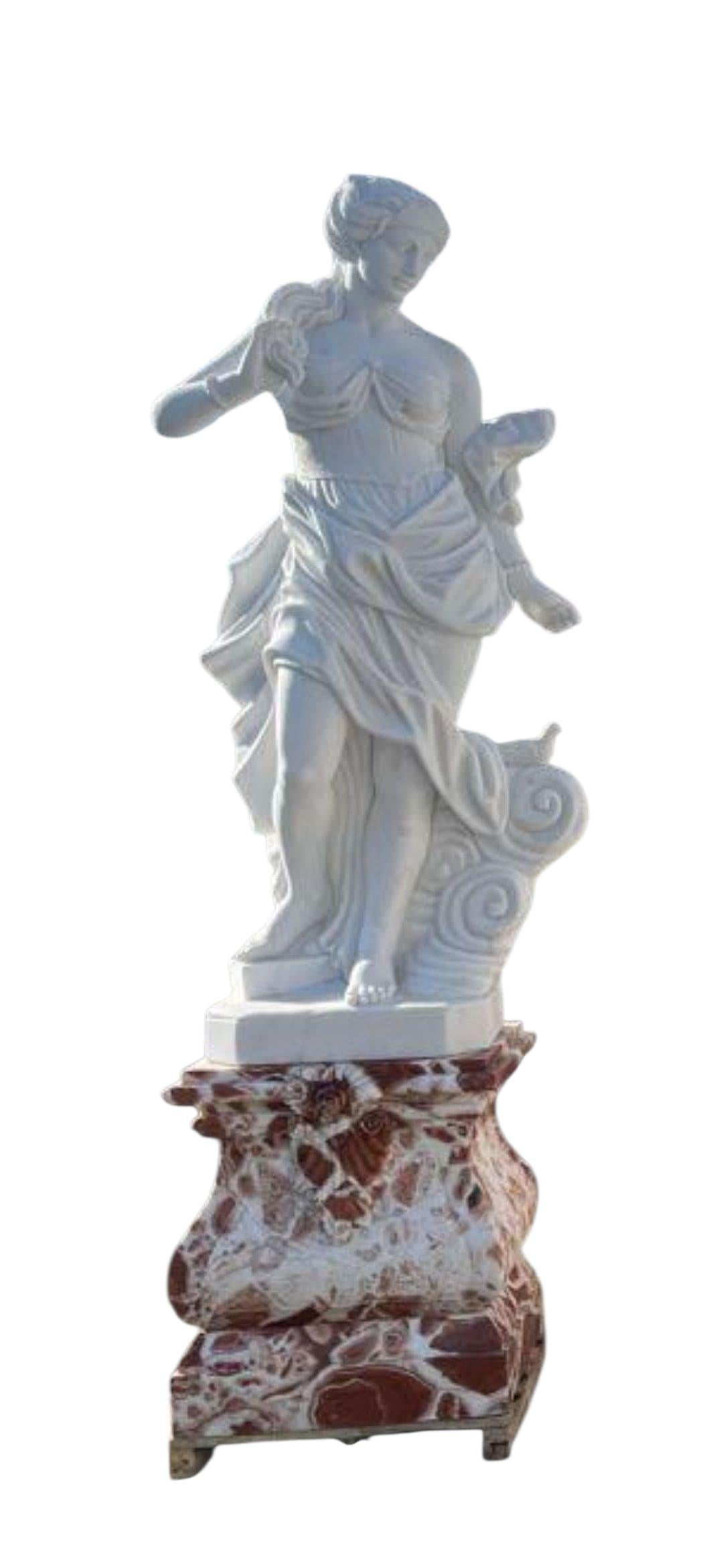 Monumental Set of Four Hand-Carved Italian Marble Sculptures 290 CM In Good Condition For Sale In Madrid, ES
