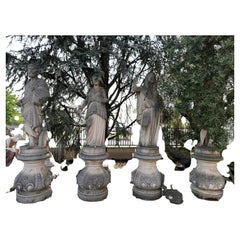Statue di pietra