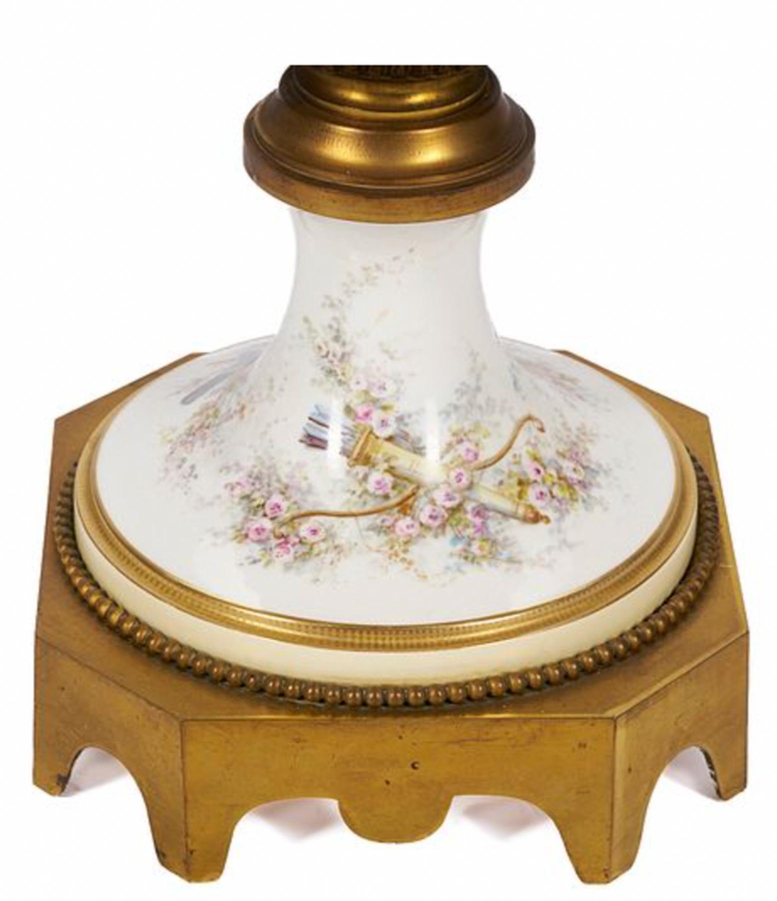 Urna Monumental Estilo Sevres Al fuego en venta
