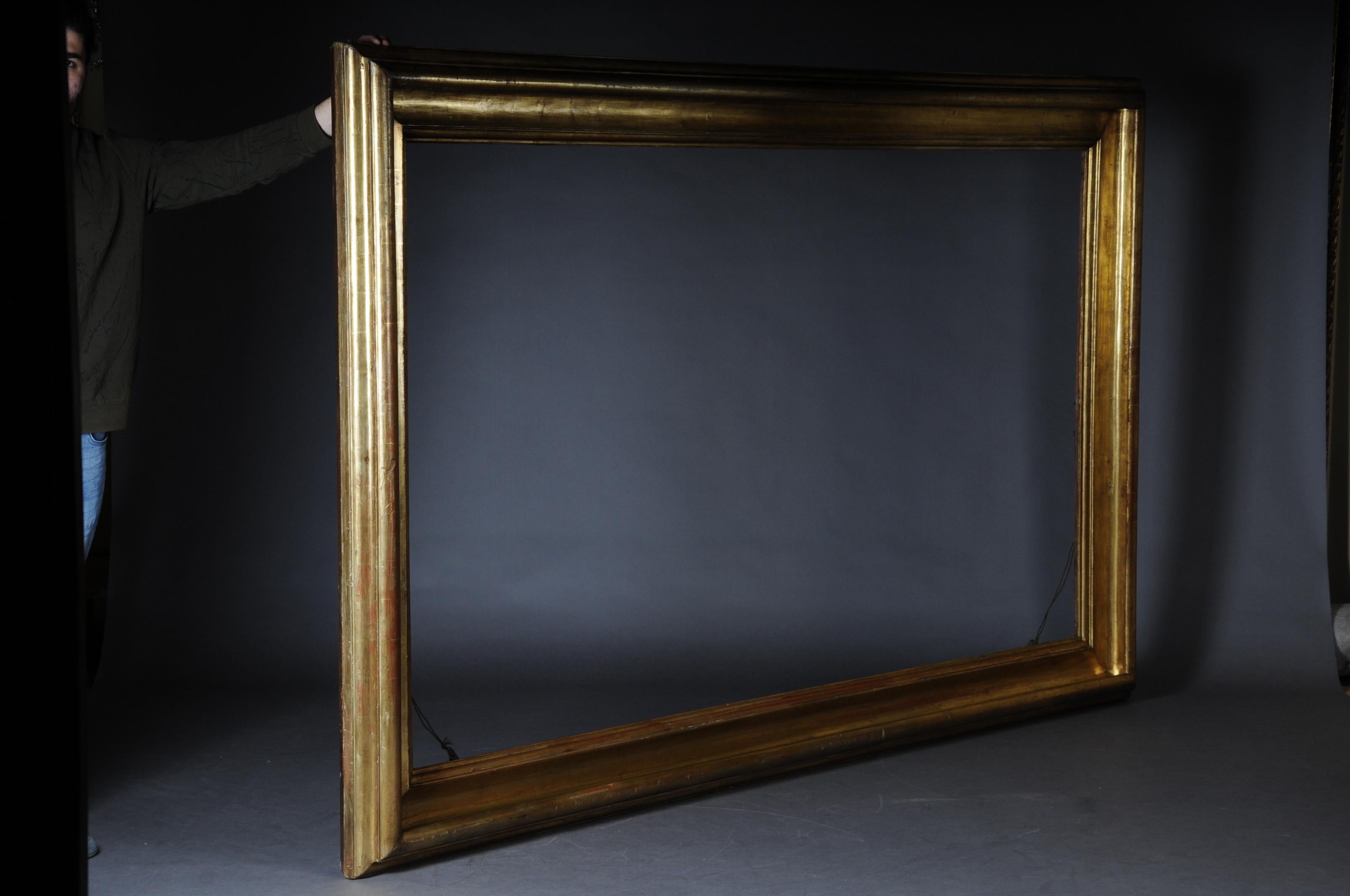 Allemand Cadre de miroir/cadre photo monumental doré avec feuille, vers 1850 en vente