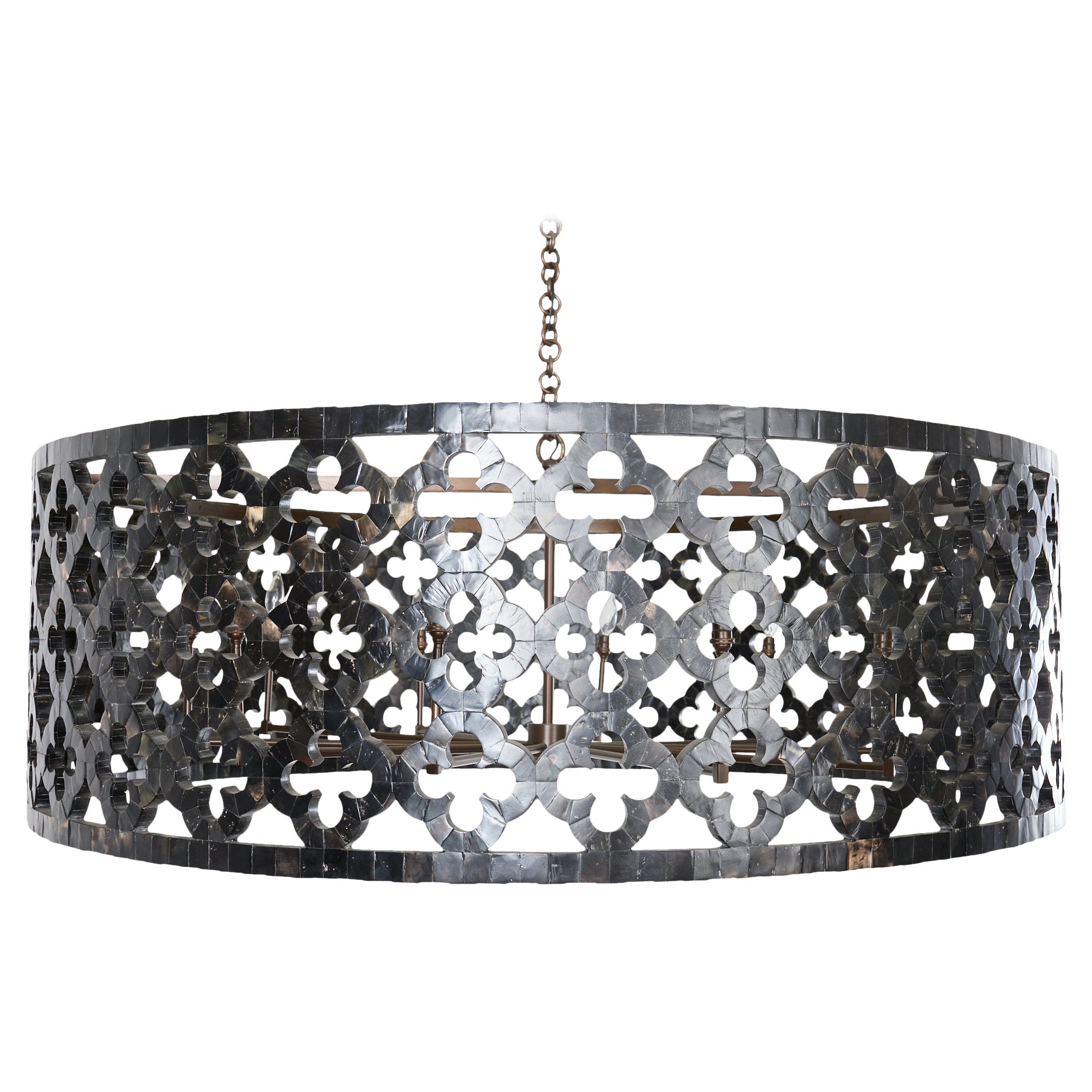 Lustre à tambour à dix lumières en placage de Horn Quatrefoil en vente