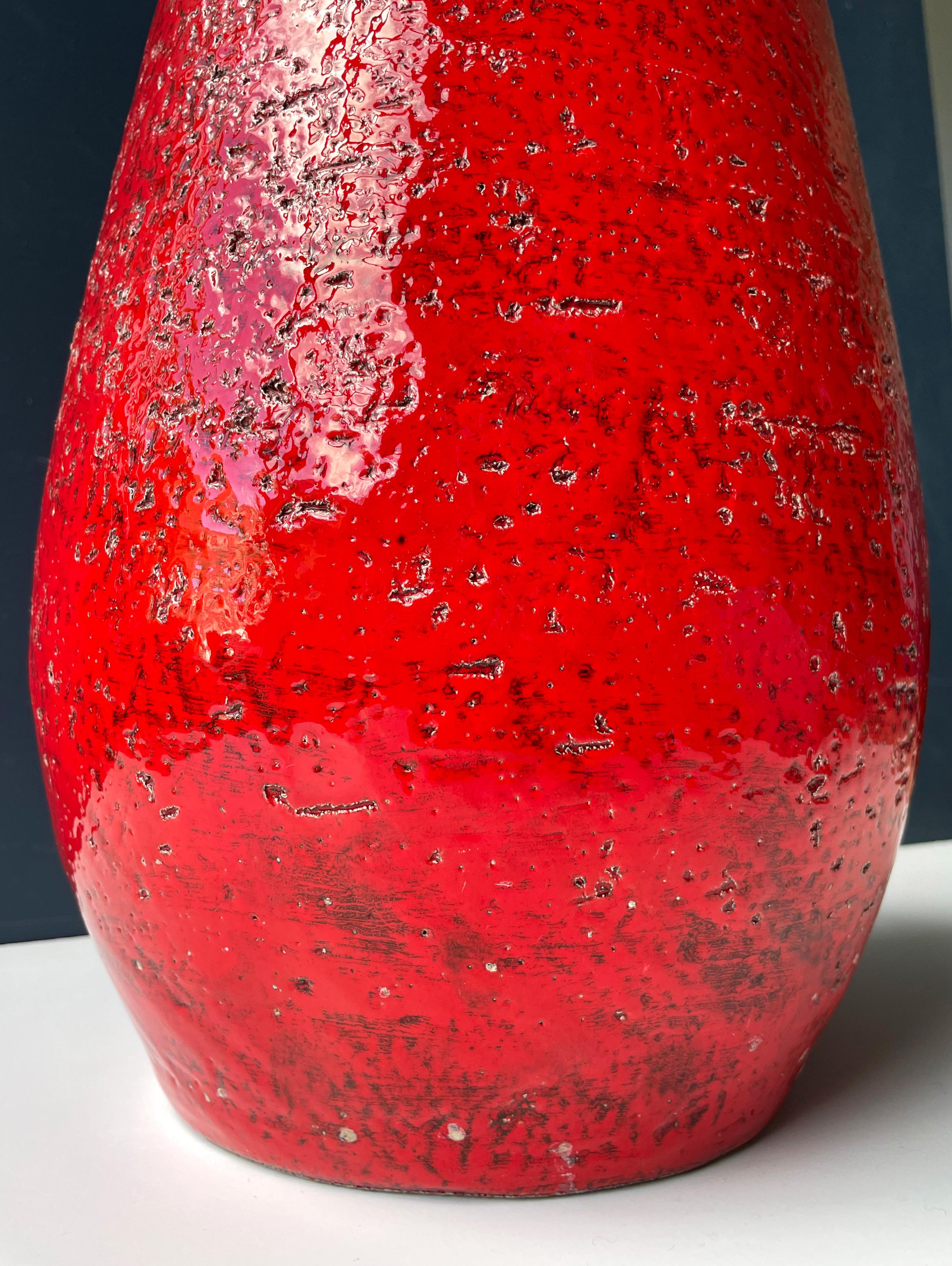 Large Shiny Red Floor Vase Modernist Chamotte Clay, 1960s For Sale 1