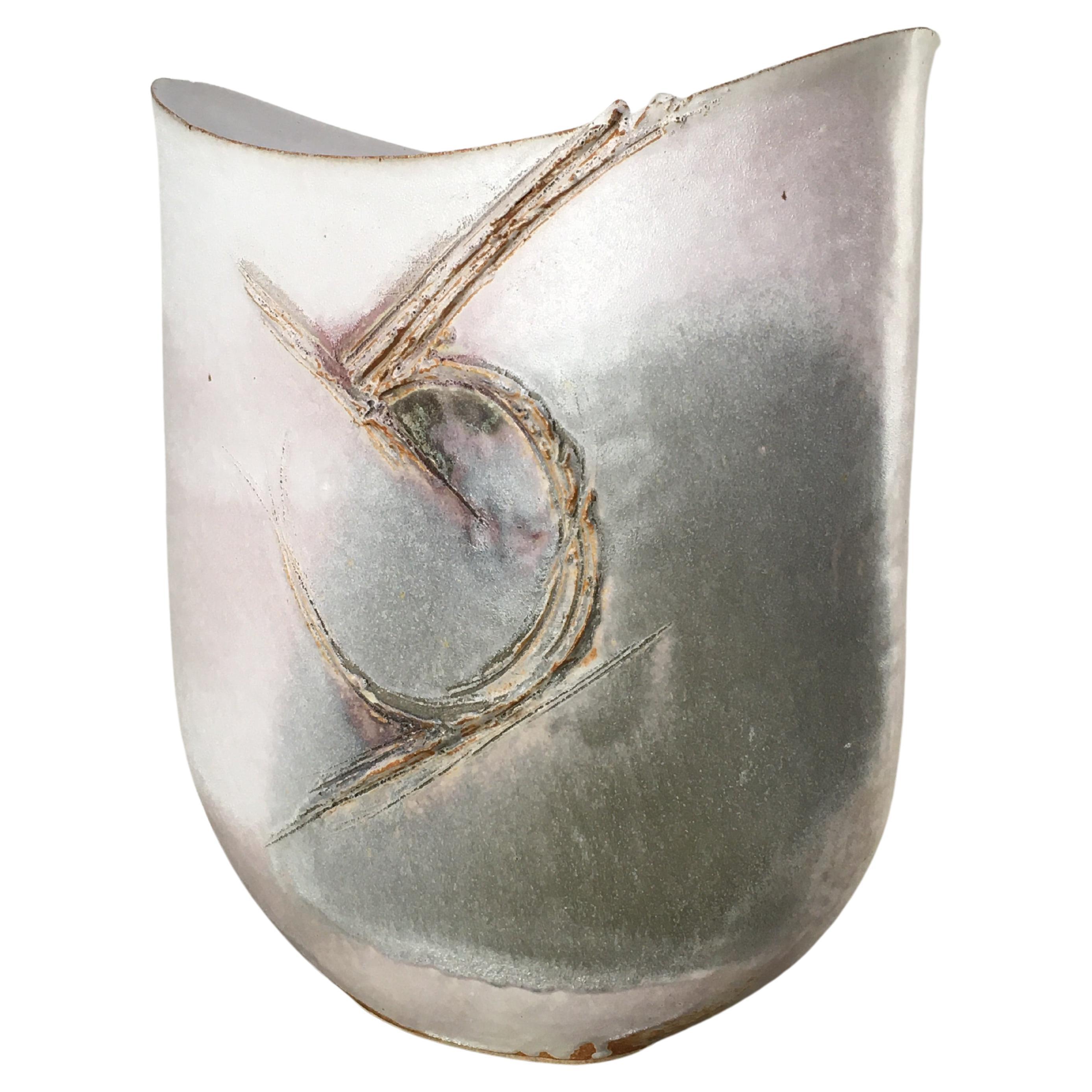 Vaso monumentale firmato Shunichi Inoue, bianco e rosa, smaltato di frassino, 1978 in vendita