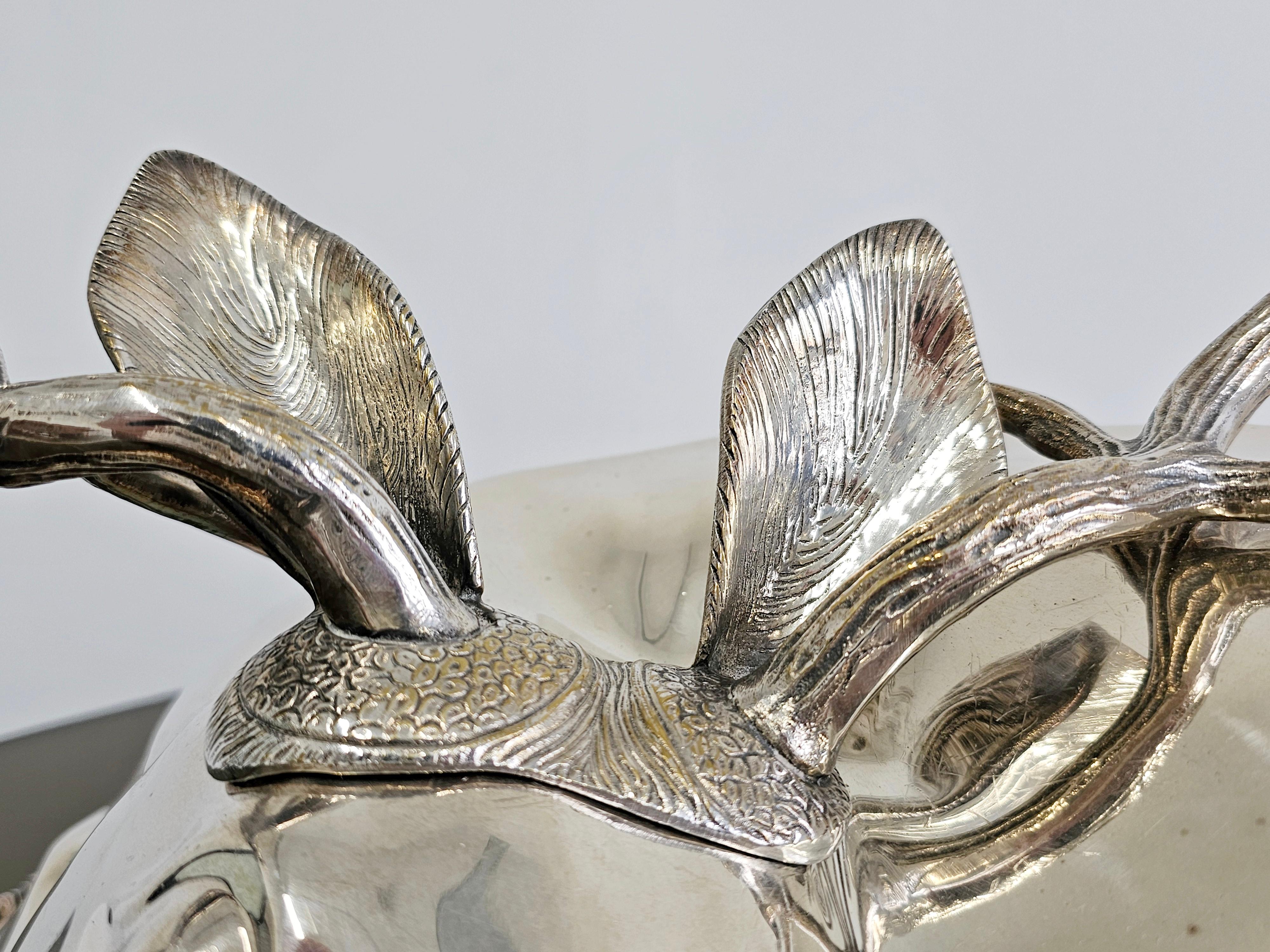 Mid-Century Modern Monumental plateau de service couvert d'argent représentant un cerf au repos par Teghini Firenze en vente