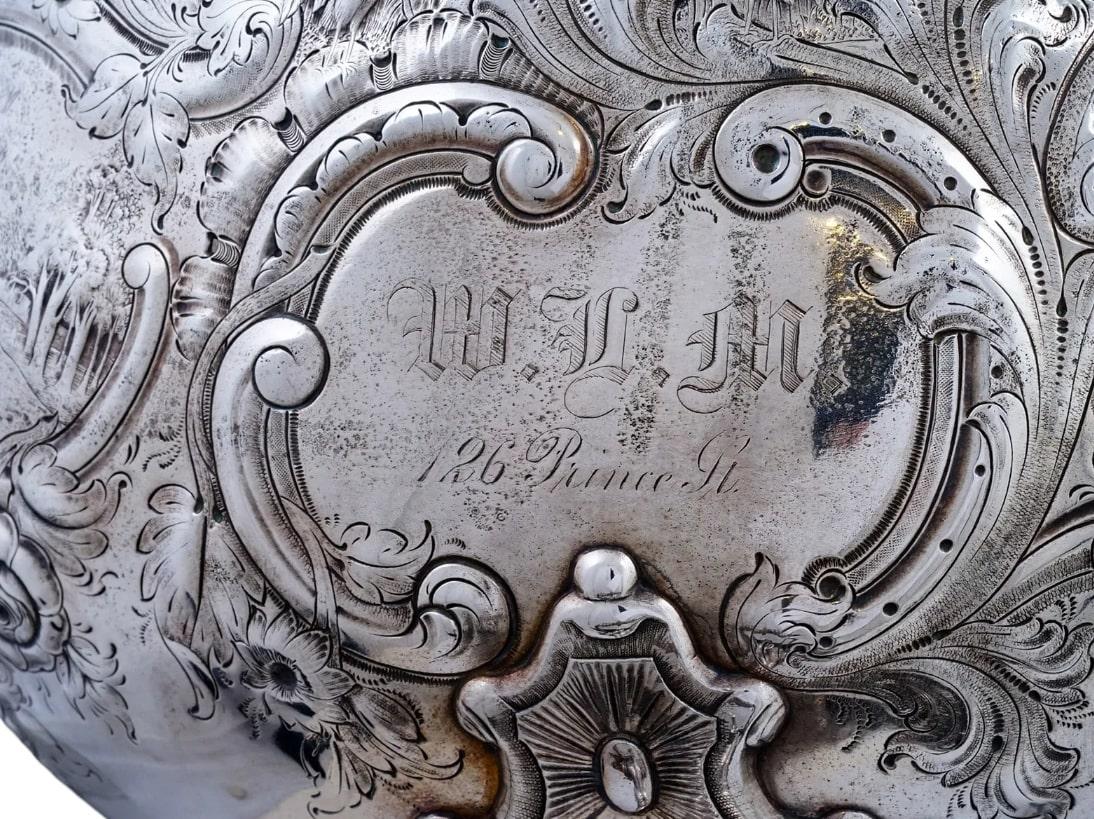 Americano Monumentale vaso da tè in argento in stile vittoriano in vendita