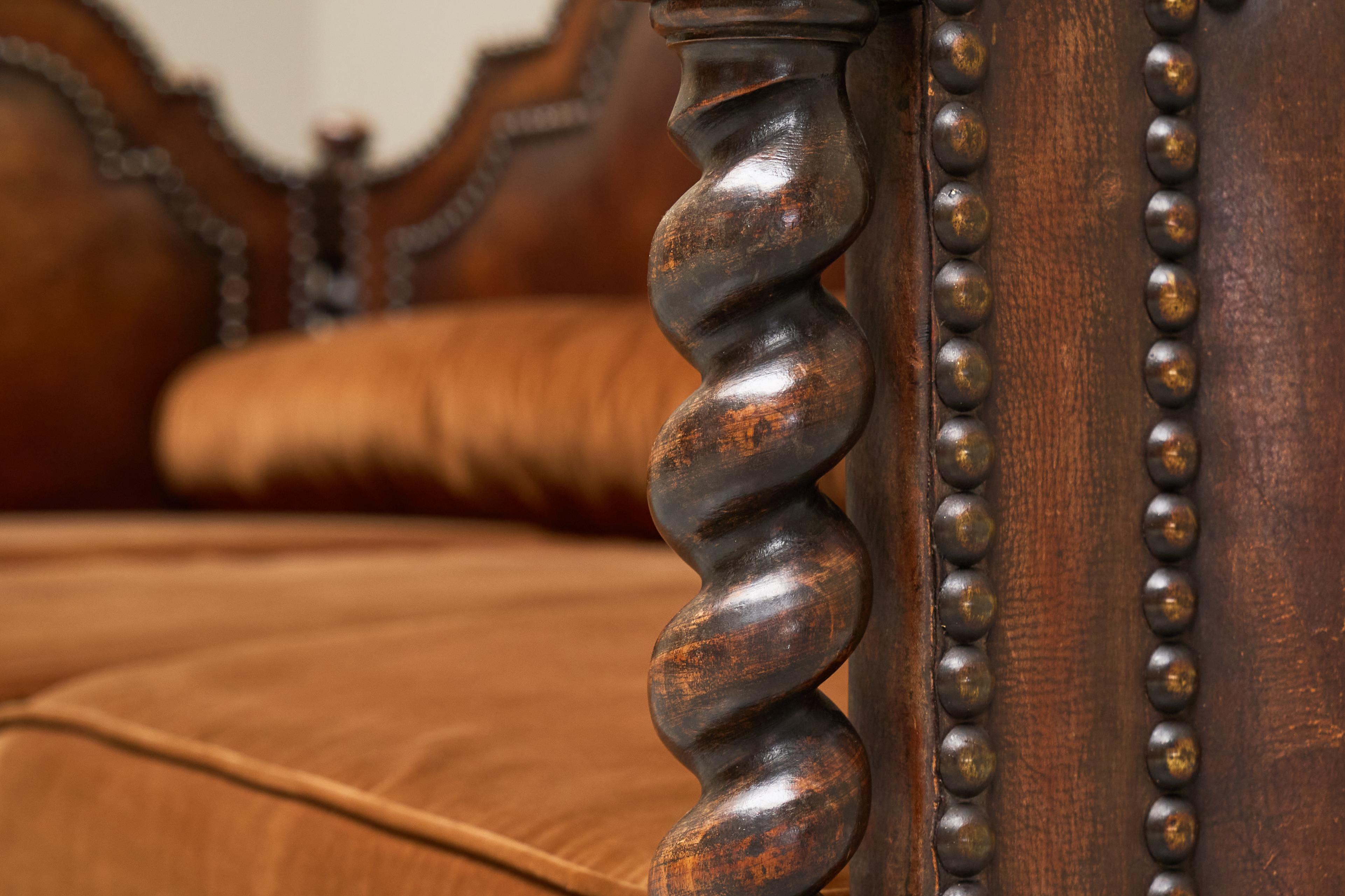 Monumental Sofa in Patinated Brown Leather, Studs and Velvet Late 19th Century For Sale 4