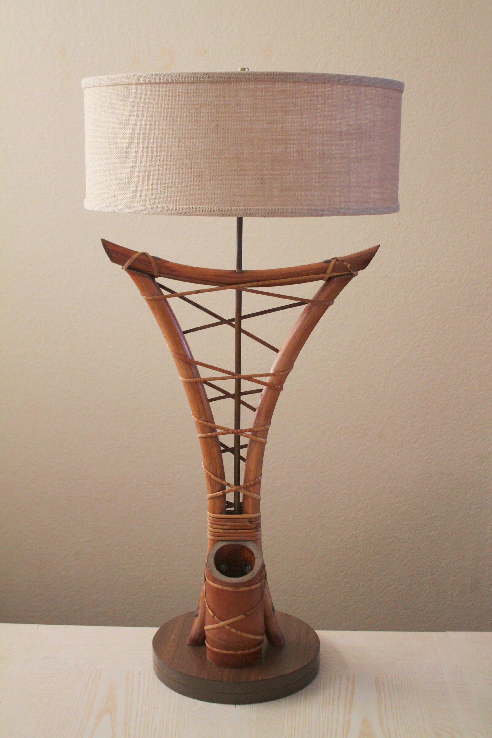 Mid-Century Modern Monumentale lampe de bureau Tiki Gabriella Crespi McGuire en bambou du Pacifique Sud en vente