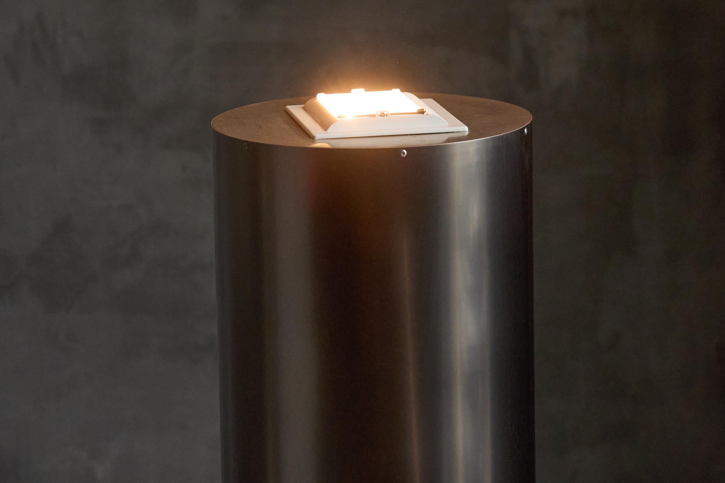 Fine XX secolo Monumentali accendini in acciaio inossidabile di Targetti, Italia, anni '70 in vendita