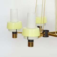 Lampada da soffitto monumentale di Stilnovo in ottone, vetro e plexiglass giallo, anni '50