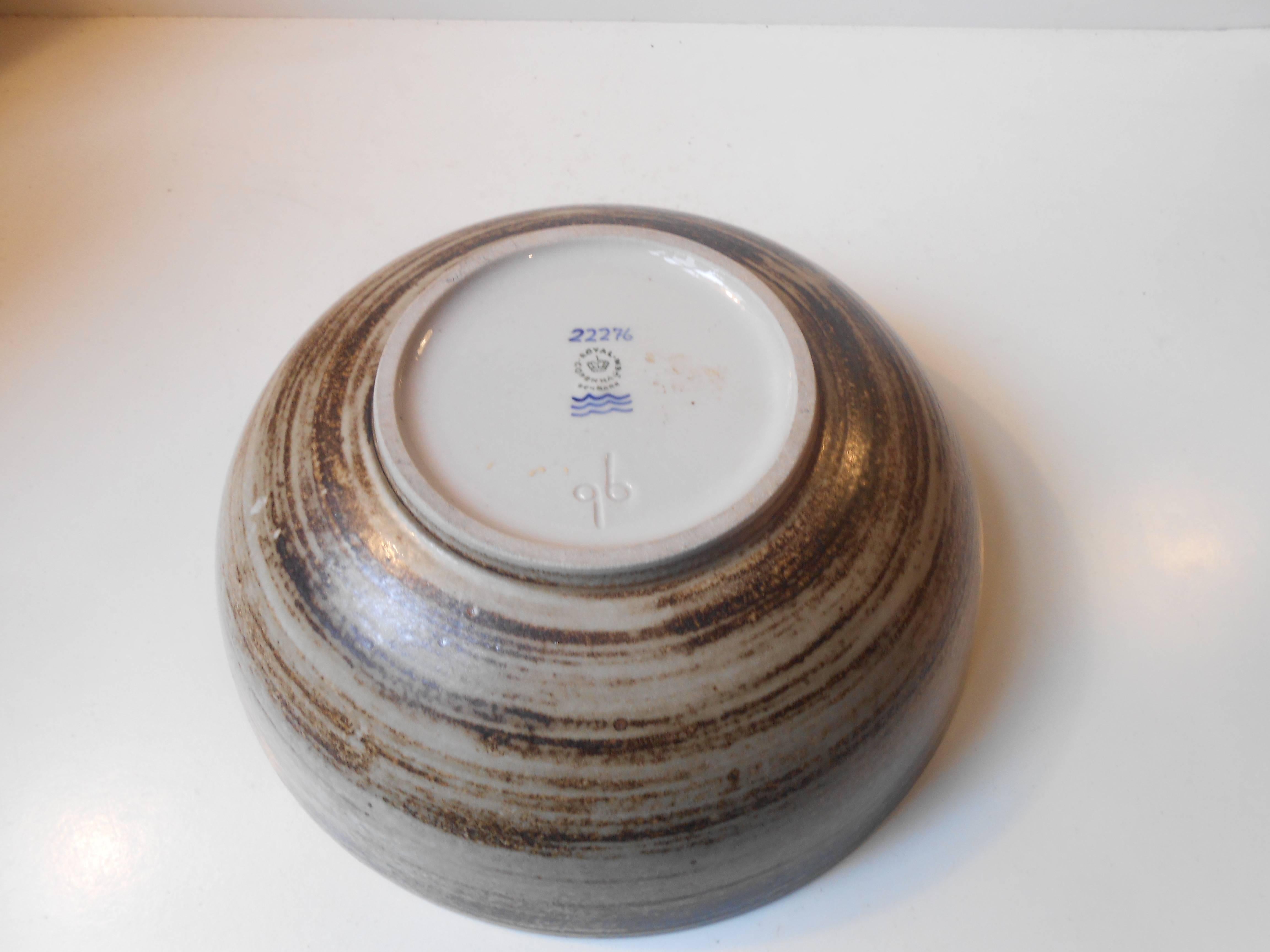 Monumental Stoneware Spiral Dish by Gerd Bogelund for Royal Copenhagen In Good Condition For Sale In Esbjerg, DK