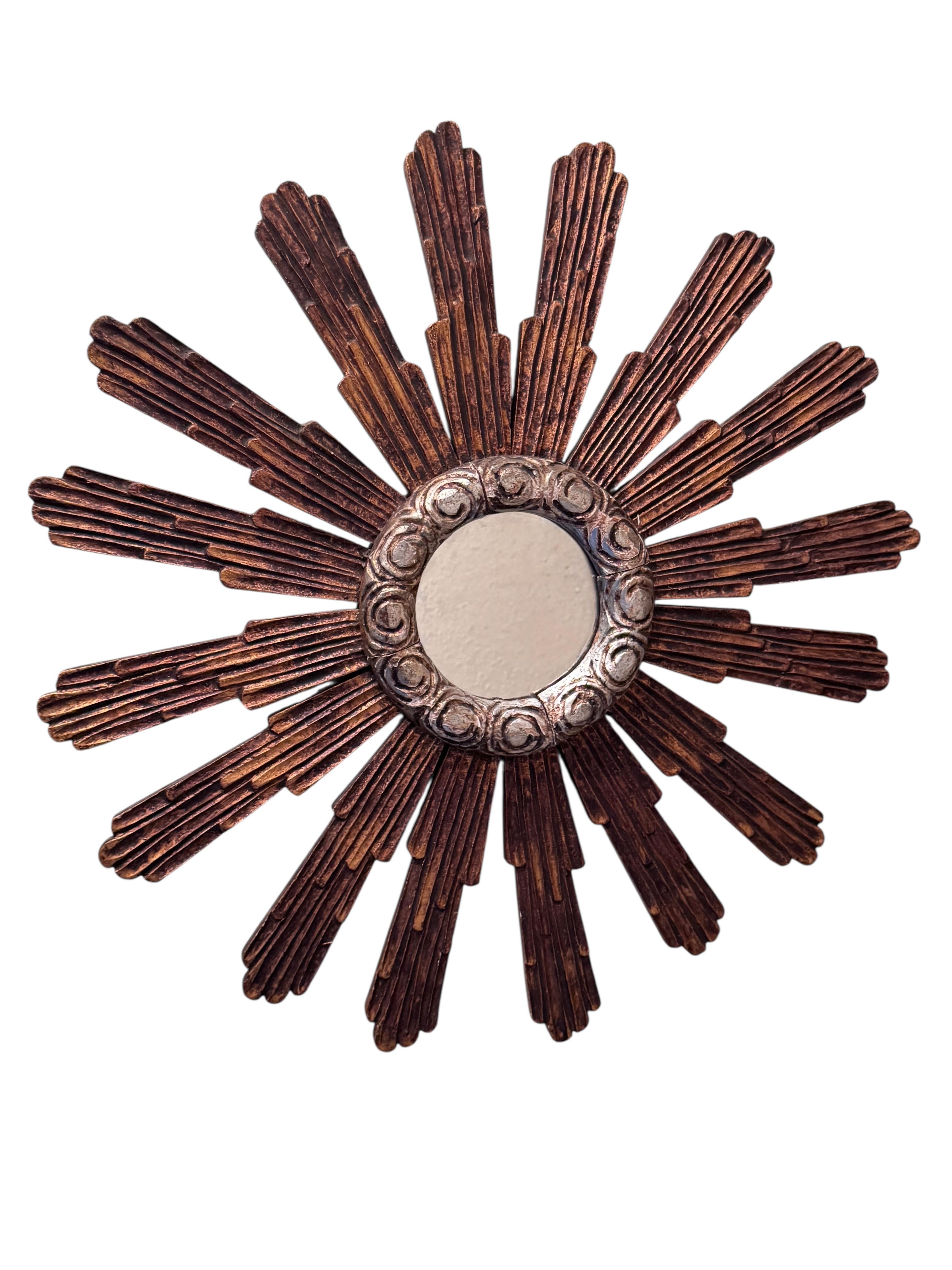 Hollywood Regency Monumentale specchio Sunburst Starburst di grandi dimensioni Wood, Italia 1910 o più vecchio in vendita
