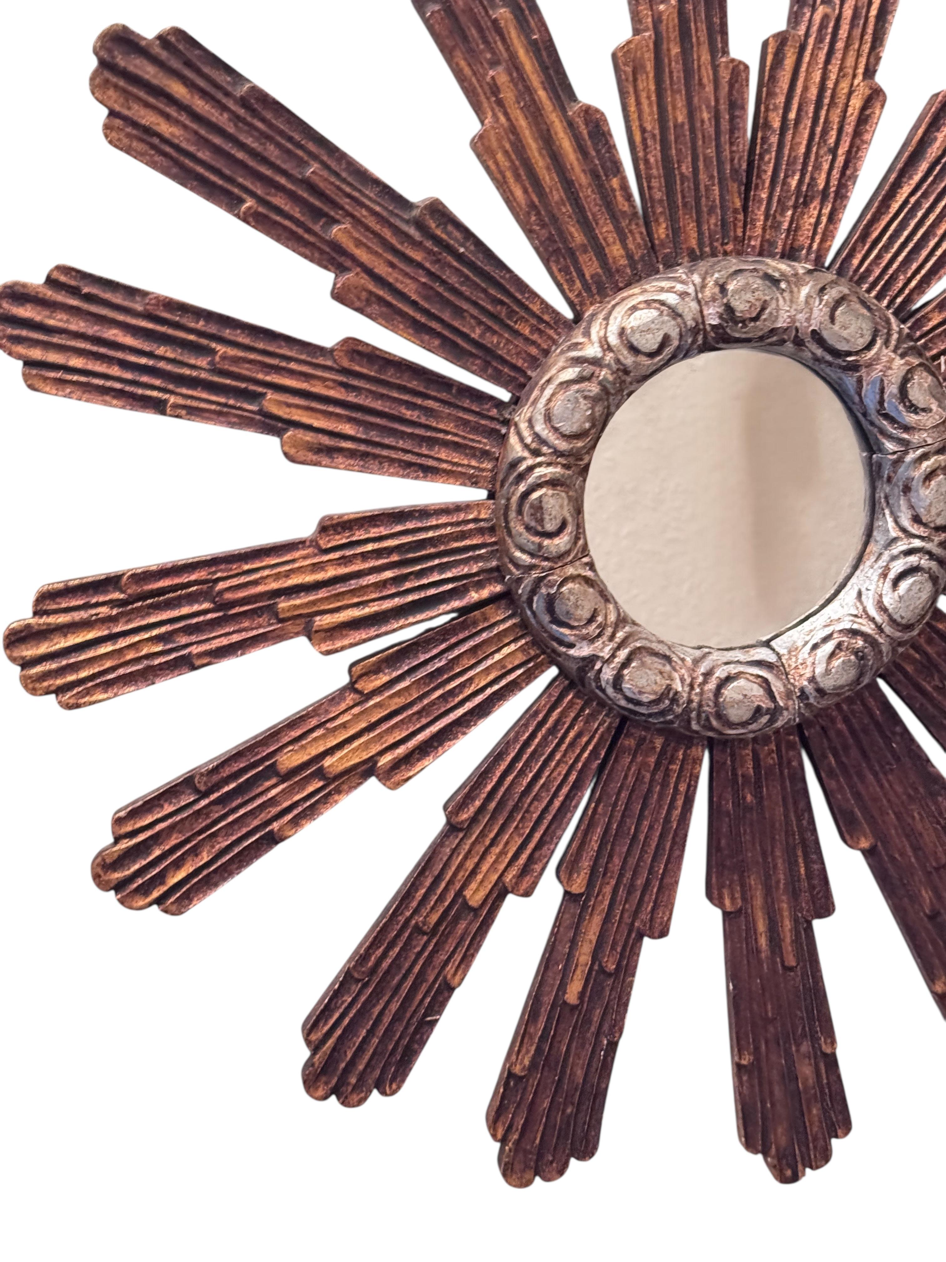 Italiano Monumentale specchio Sunburst Starburst di grandi dimensioni Wood, Italia 1910 o più vecchio in vendita