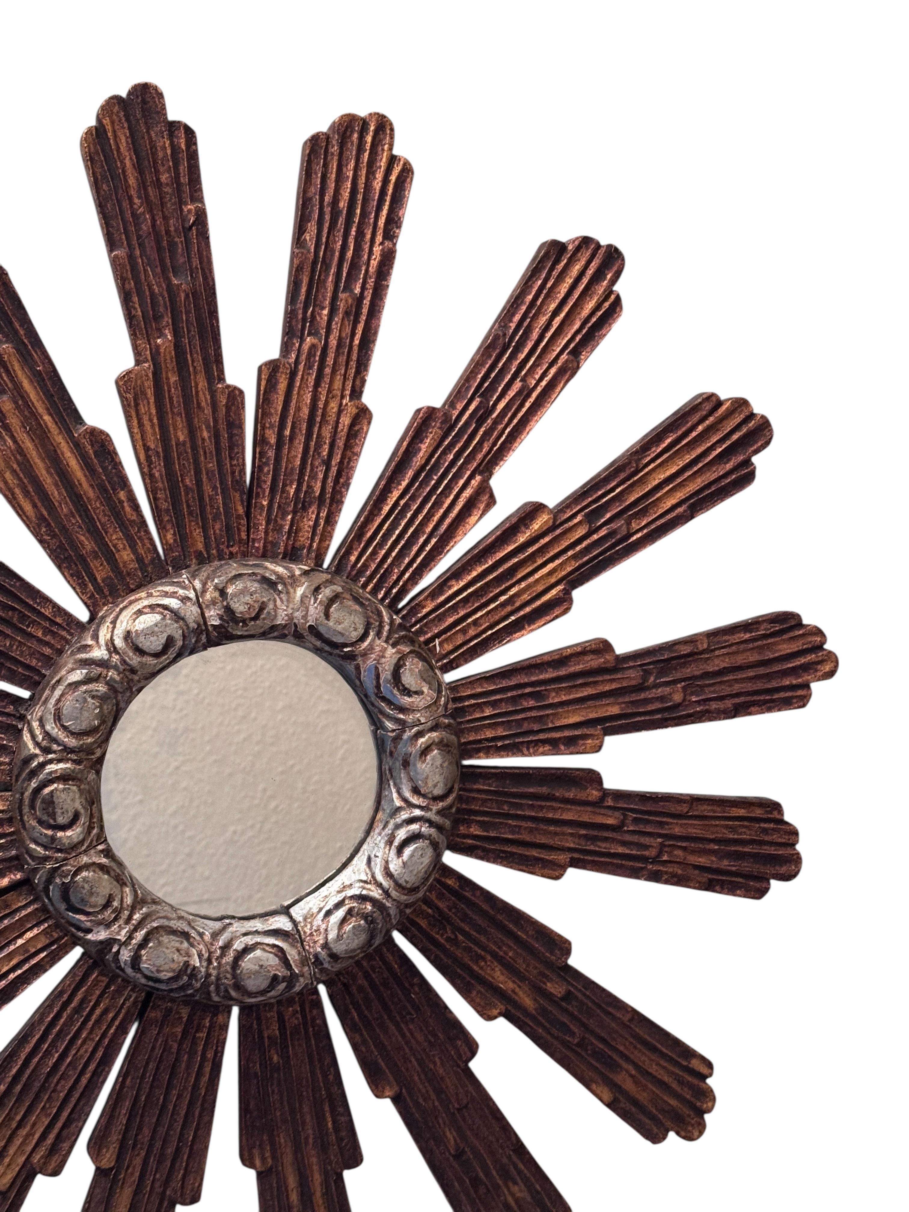 Intagliato a mano Monumentale specchio Sunburst Starburst di grandi dimensioni Wood, Italia 1910 o più vecchio in vendita