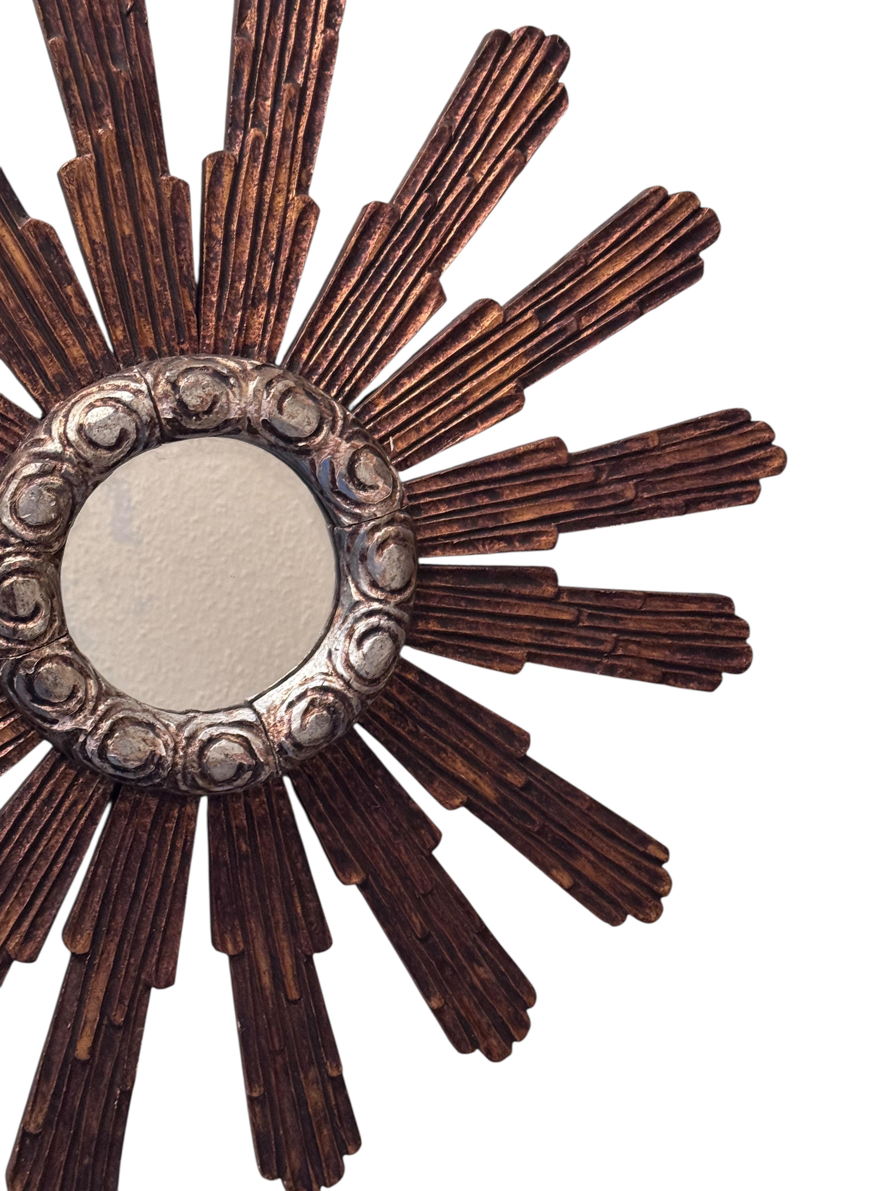 Monumentale specchio Sunburst Starburst di grandi dimensioni Wood, Italia 1910 o più vecchio In condizioni buone in vendita a Nuernberg, DE